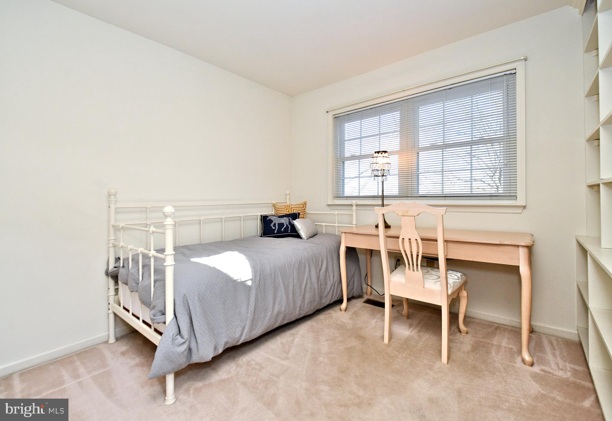 PINE CREST - Residential