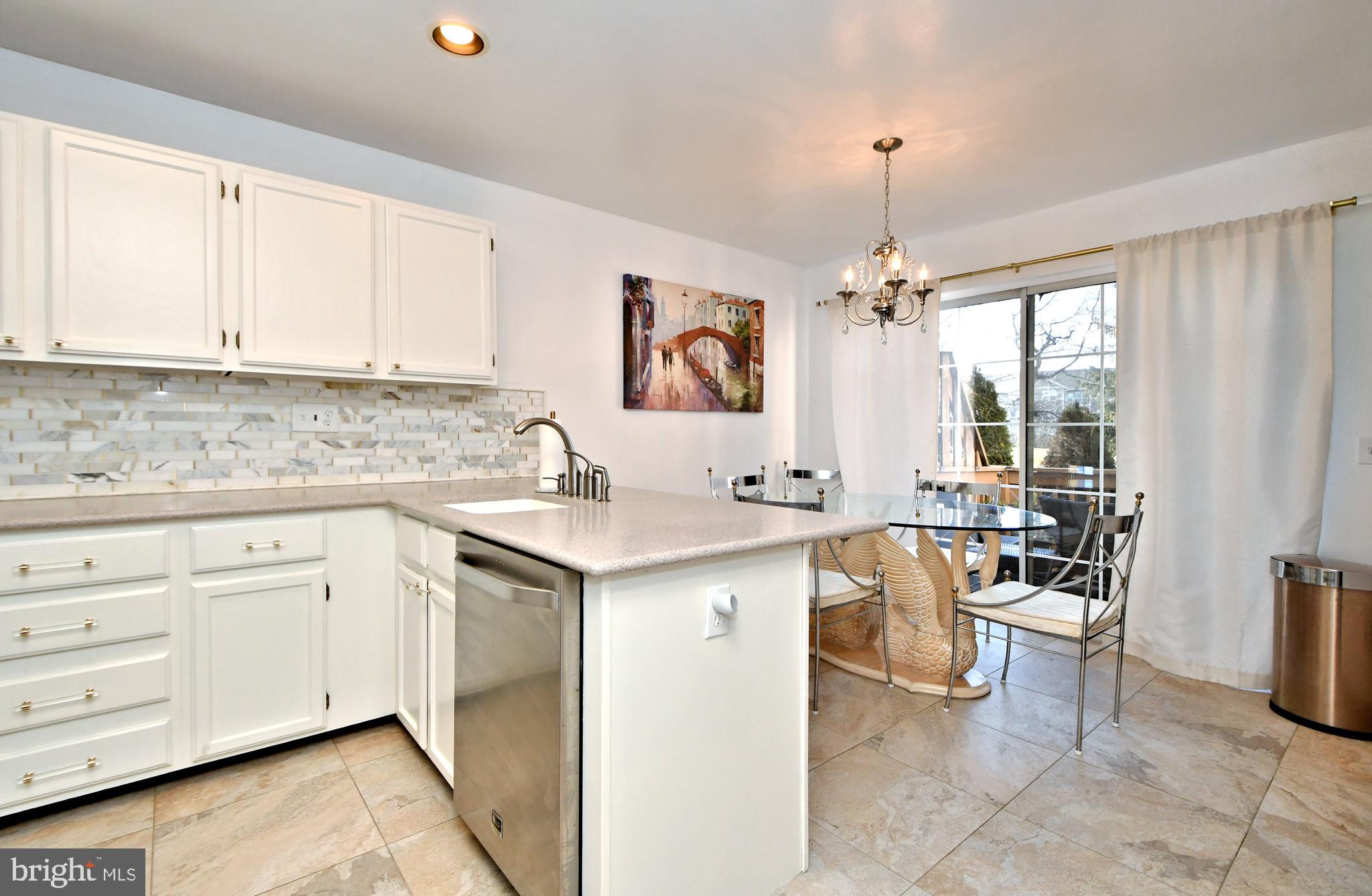 PINE CREST - Residential
