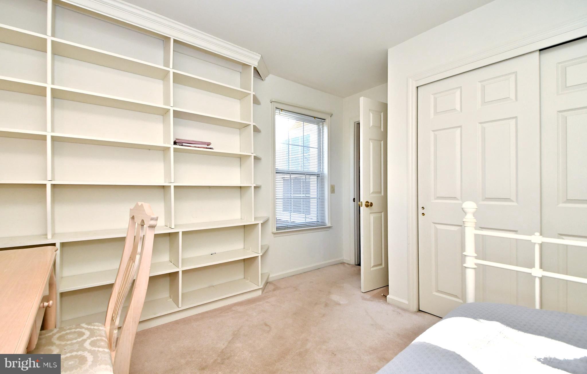 PINE CREST - Residential