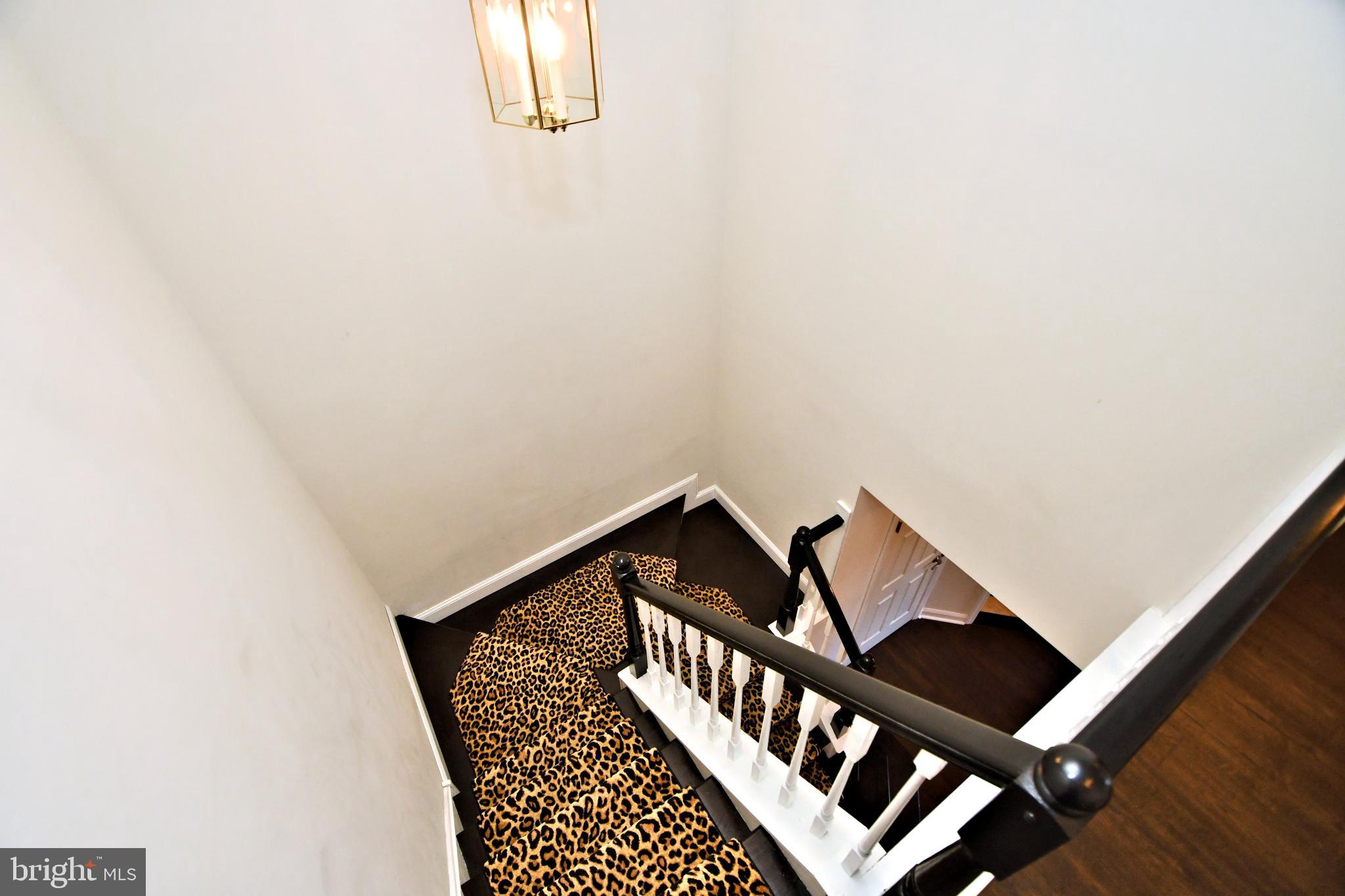 PINE CREST - Residential