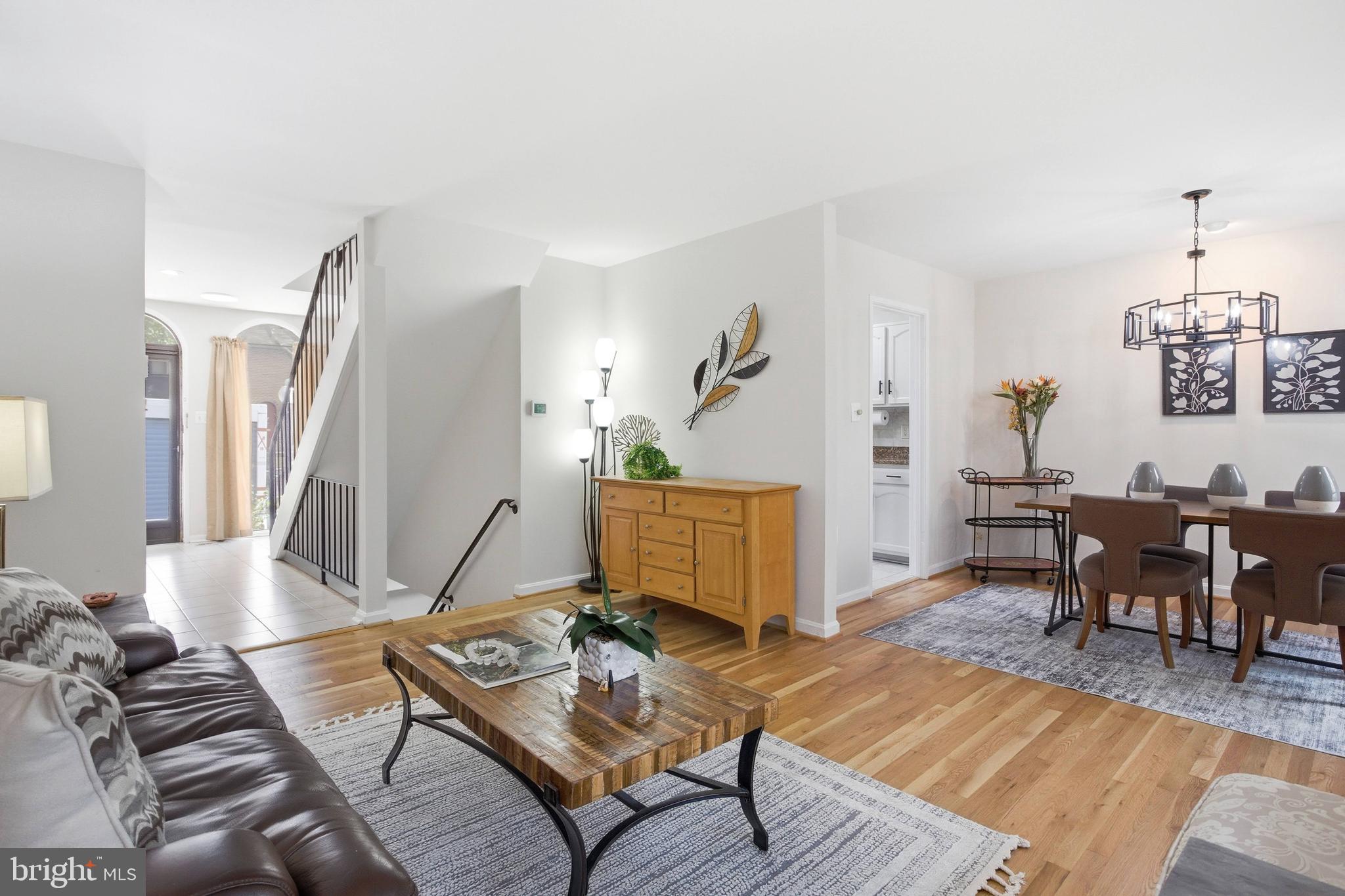 AMERICANA FAIRFAX - Residential