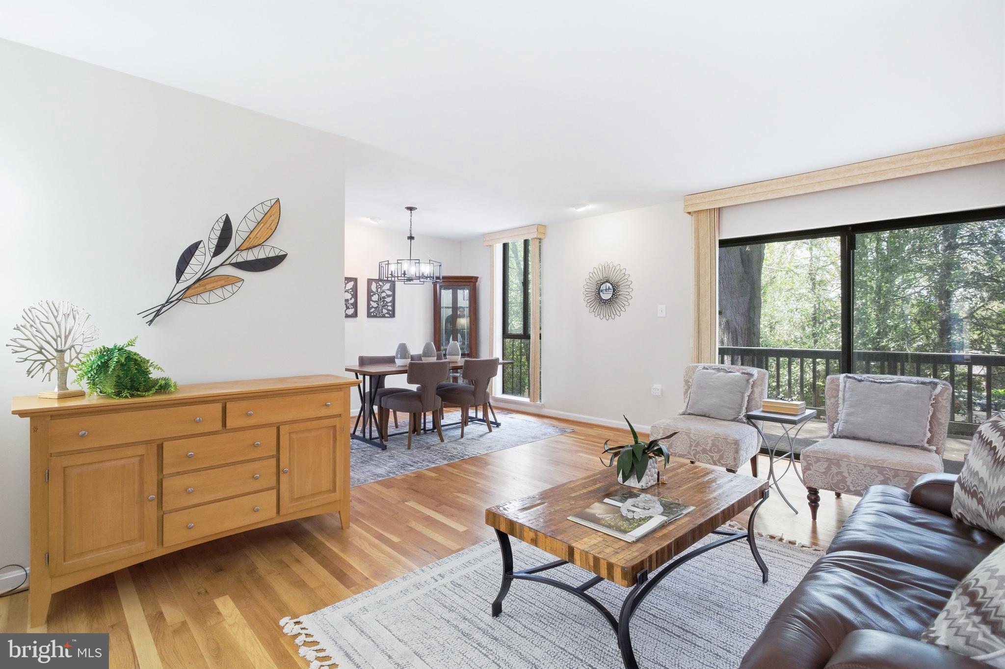 AMERICANA FAIRFAX - Residential