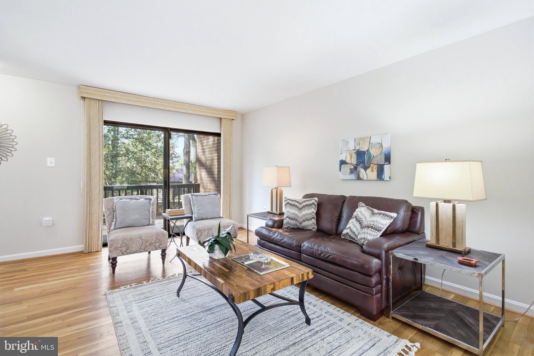 AMERICANA FAIRFAX - Residential