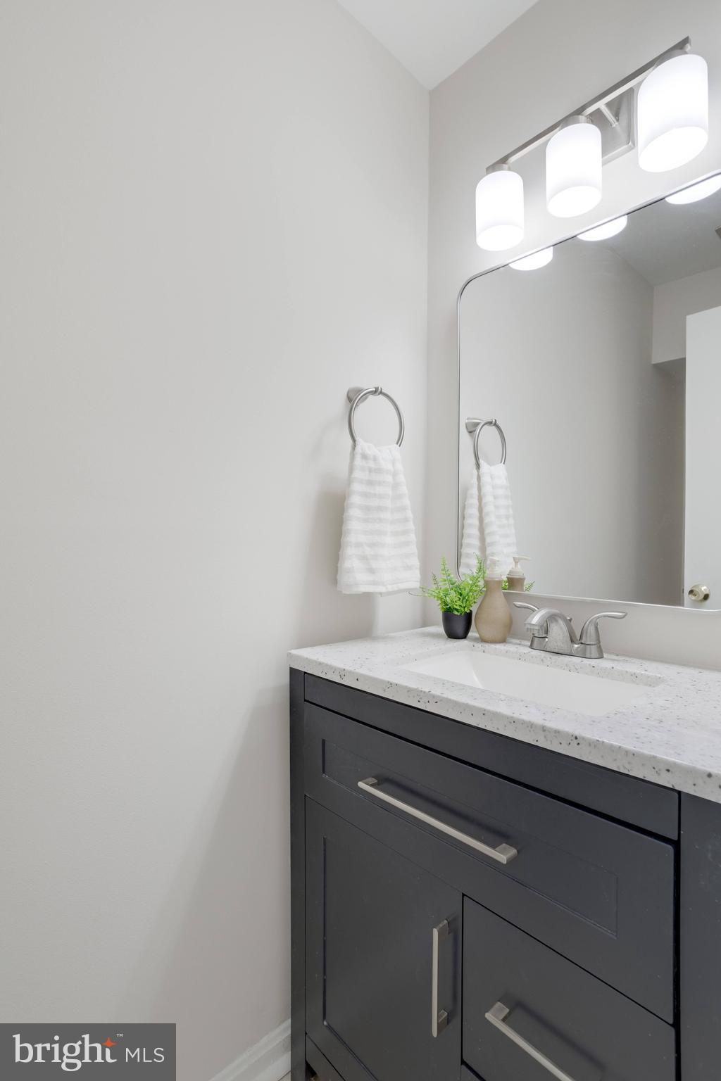 AMERICANA FAIRFAX - Residential