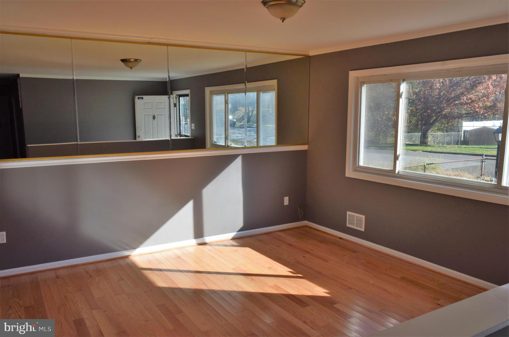 RITCHIE MANOR - Residential