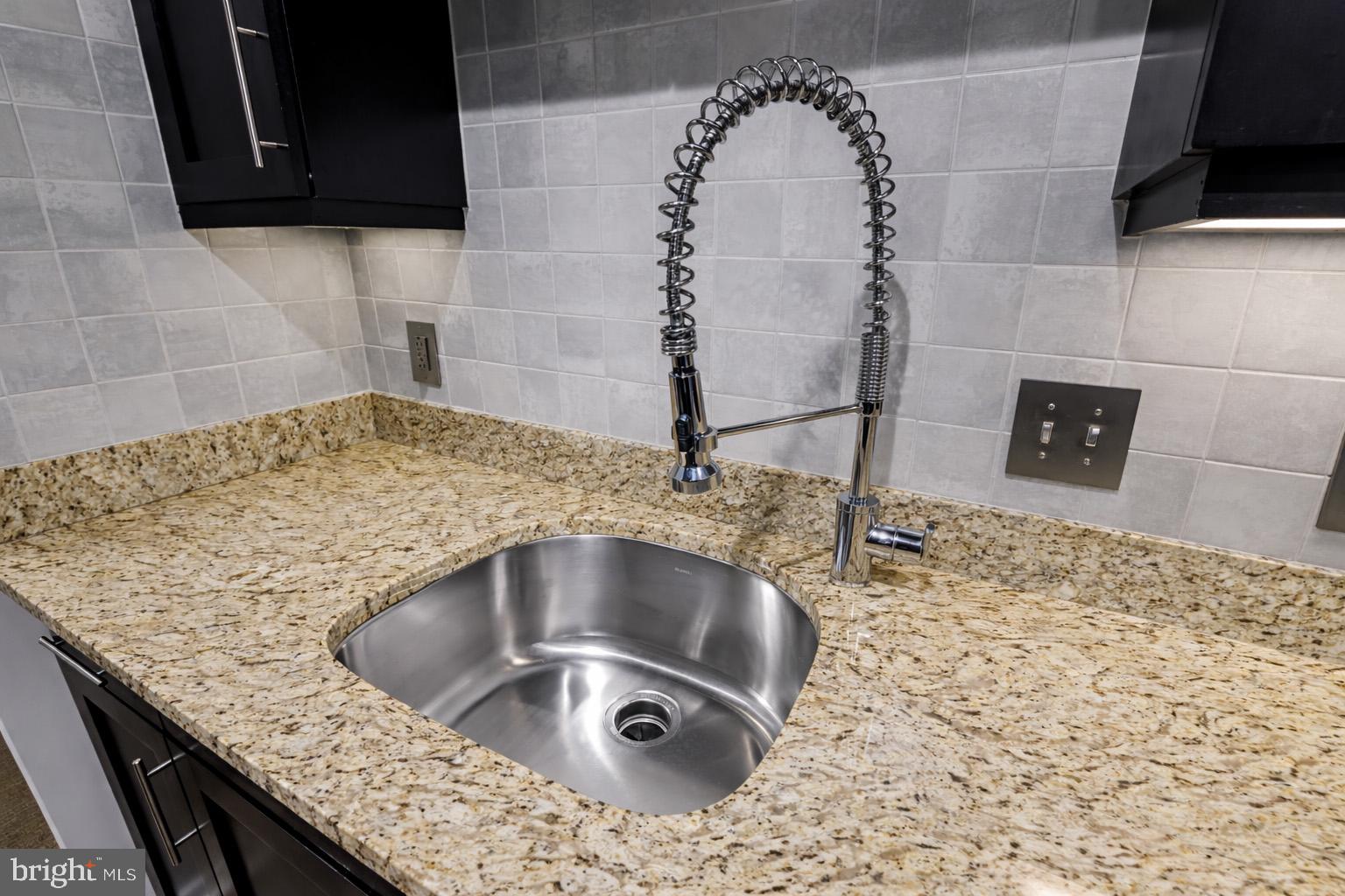 LOCUST POINT - Residential