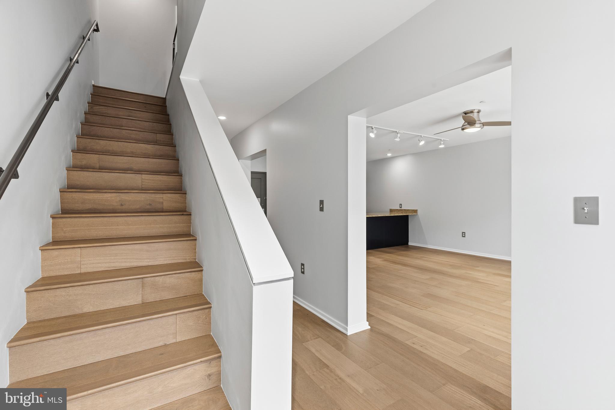 LOCUST POINT - Residential