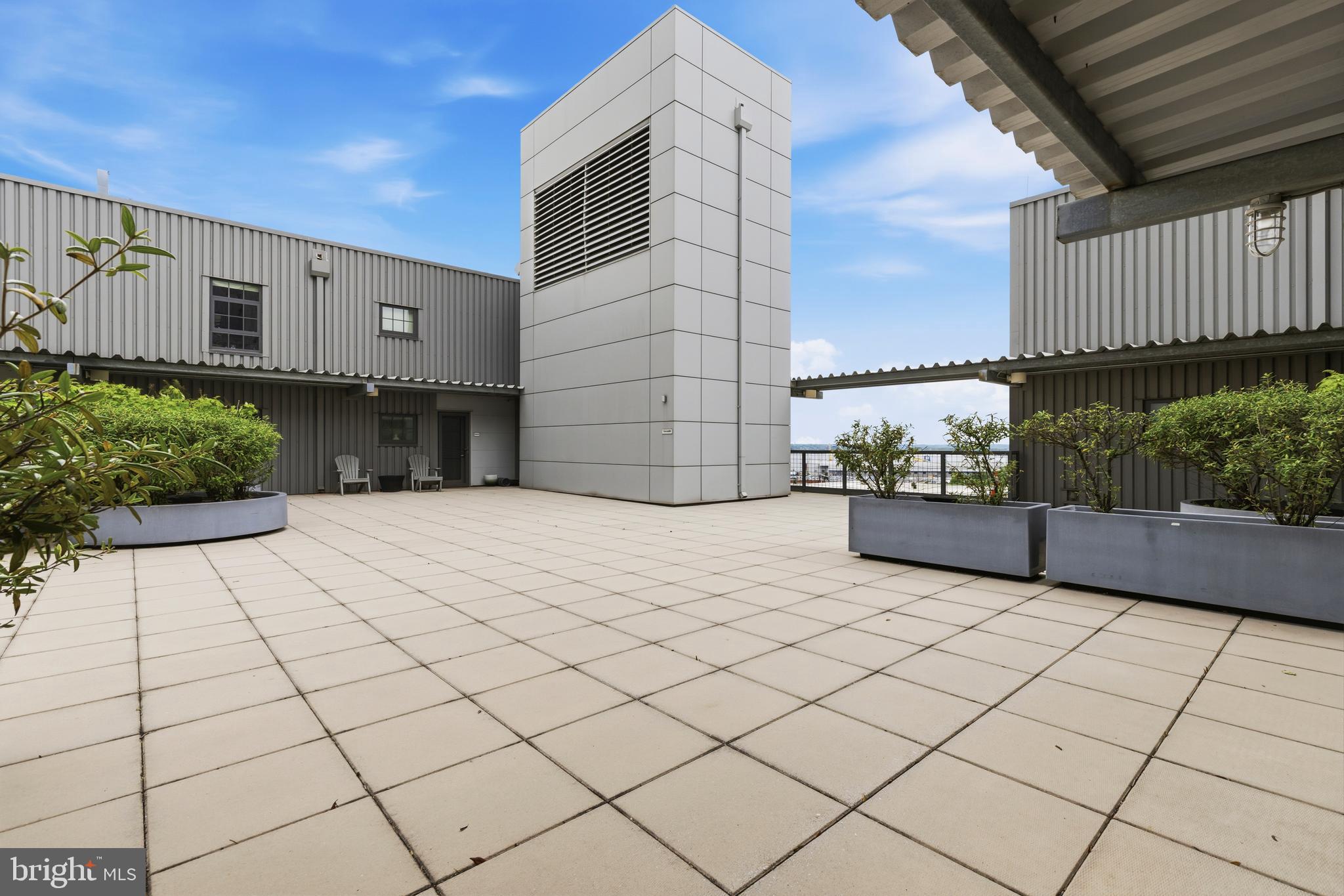 LOCUST POINT - Residential