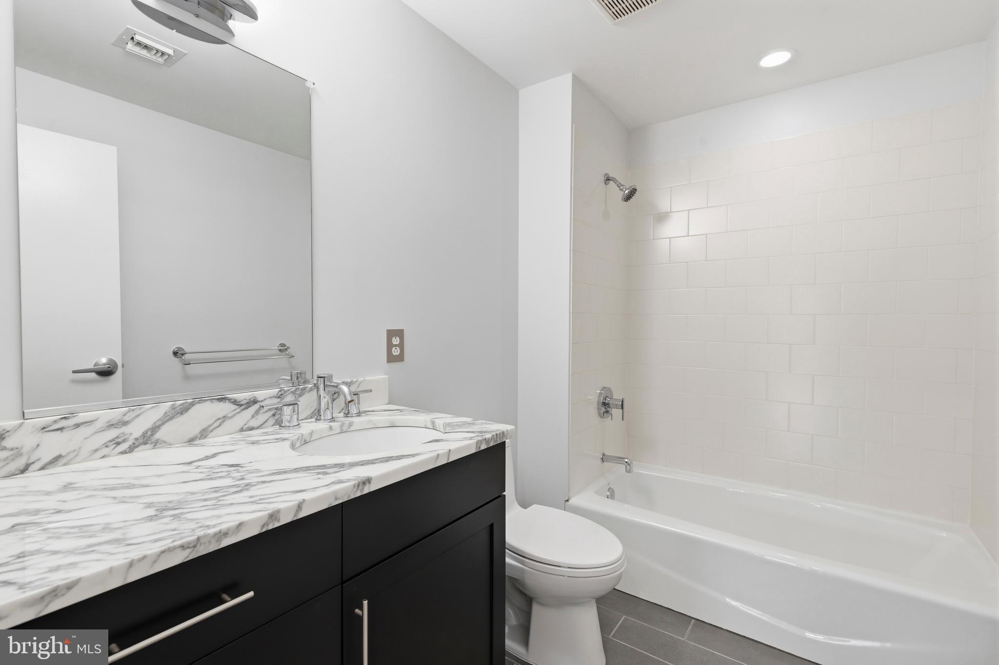 LOCUST POINT - Residential