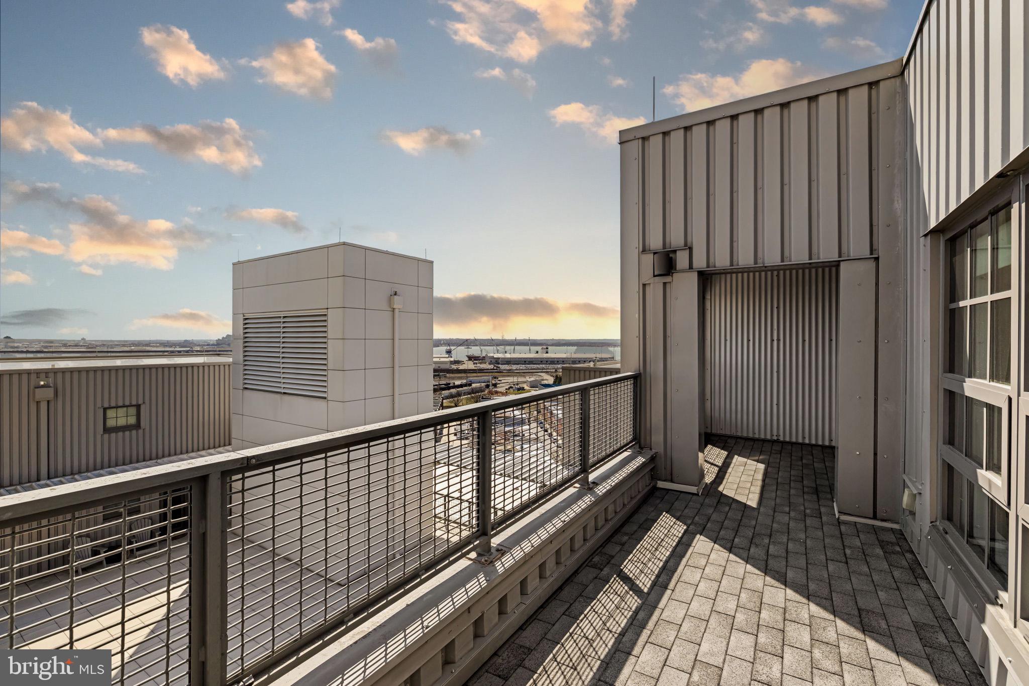 LOCUST POINT - Residential