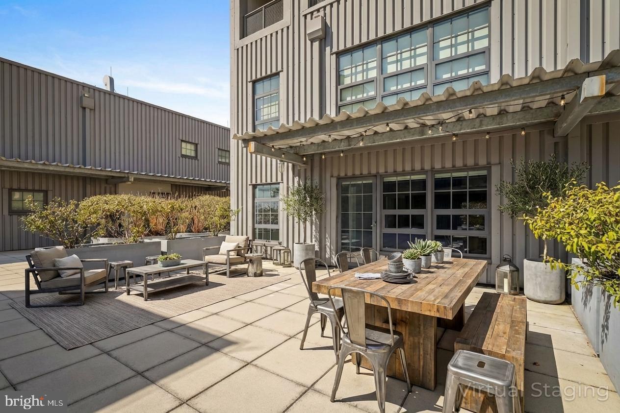 LOCUST POINT - Residential