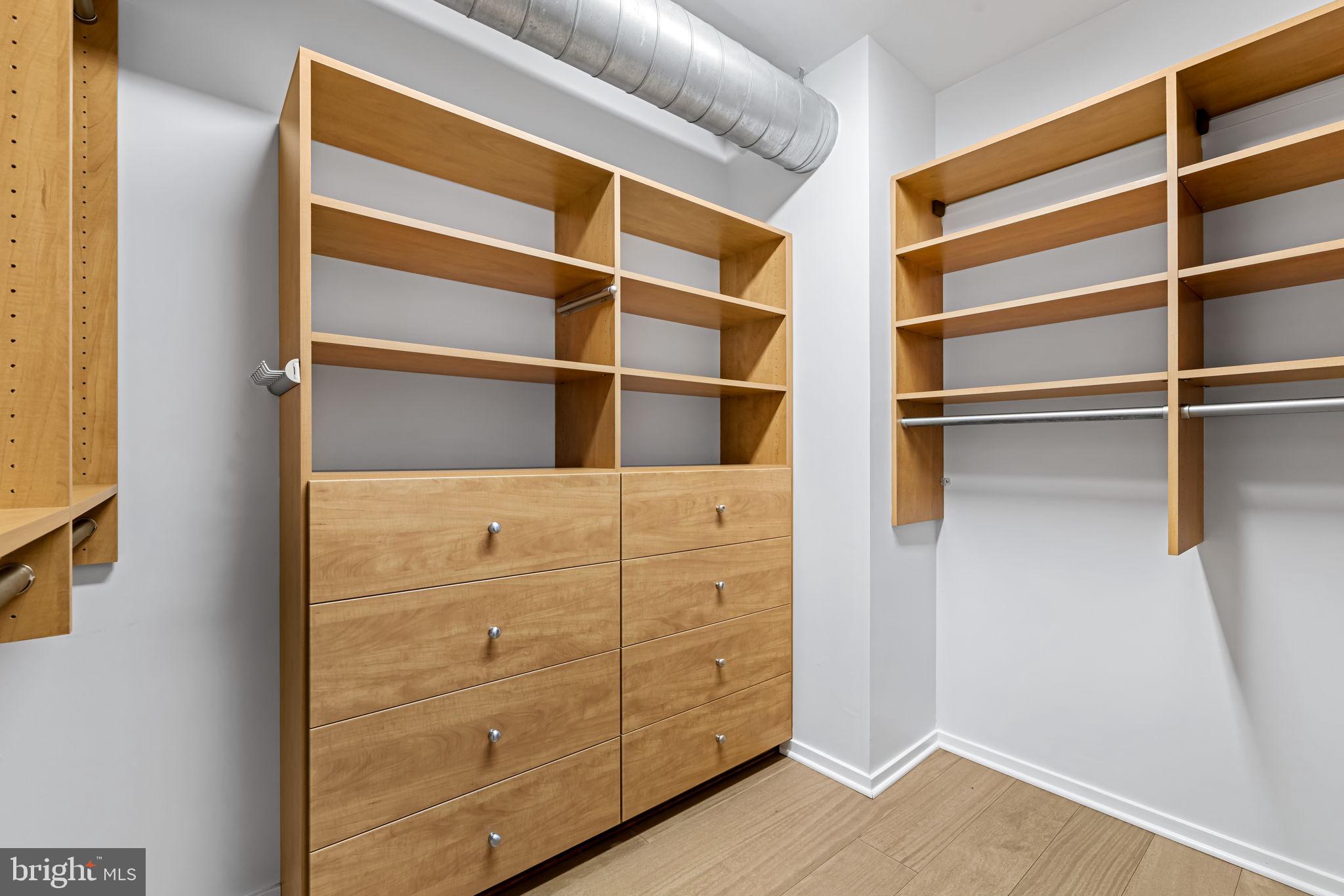 LOCUST POINT - Residential