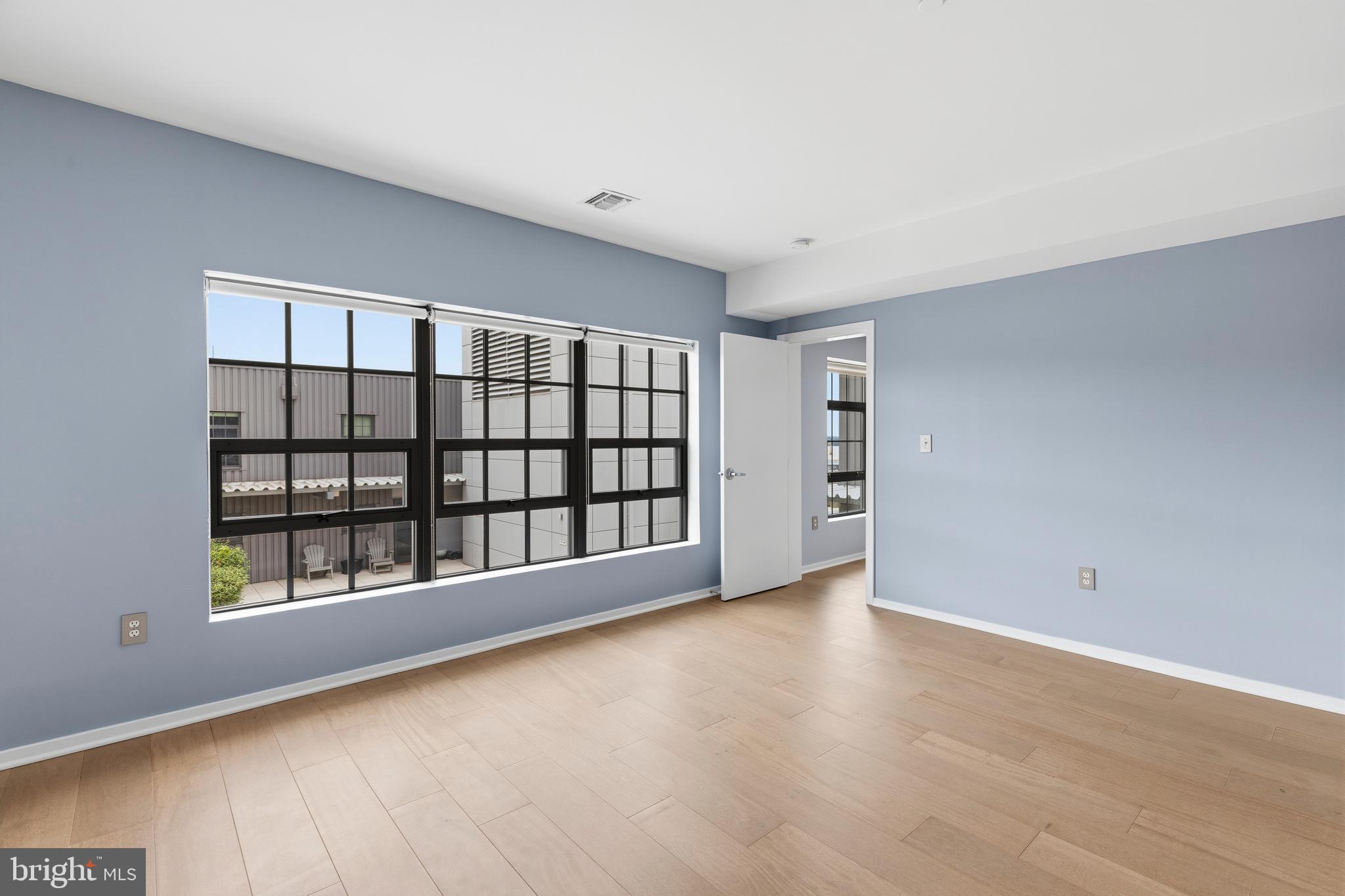 LOCUST POINT - Residential