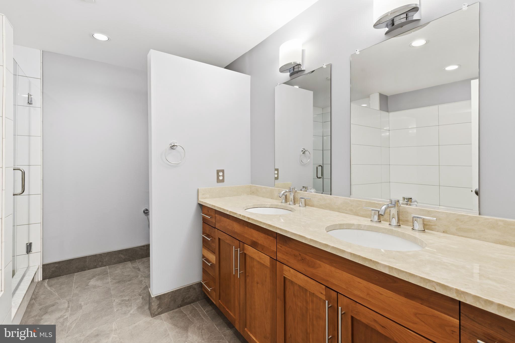 LOCUST POINT - Residential