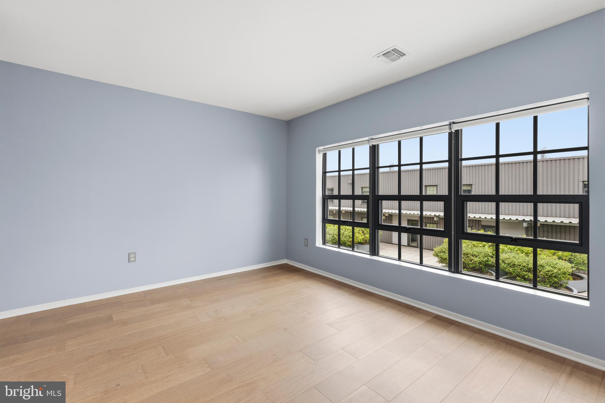 LOCUST POINT - Residential