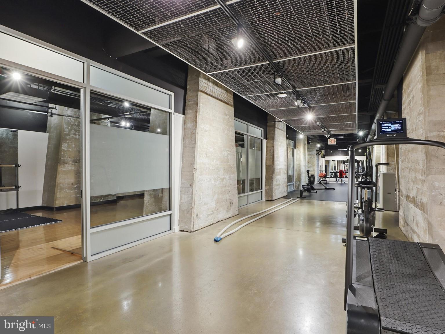 LOCUST POINT - Residential