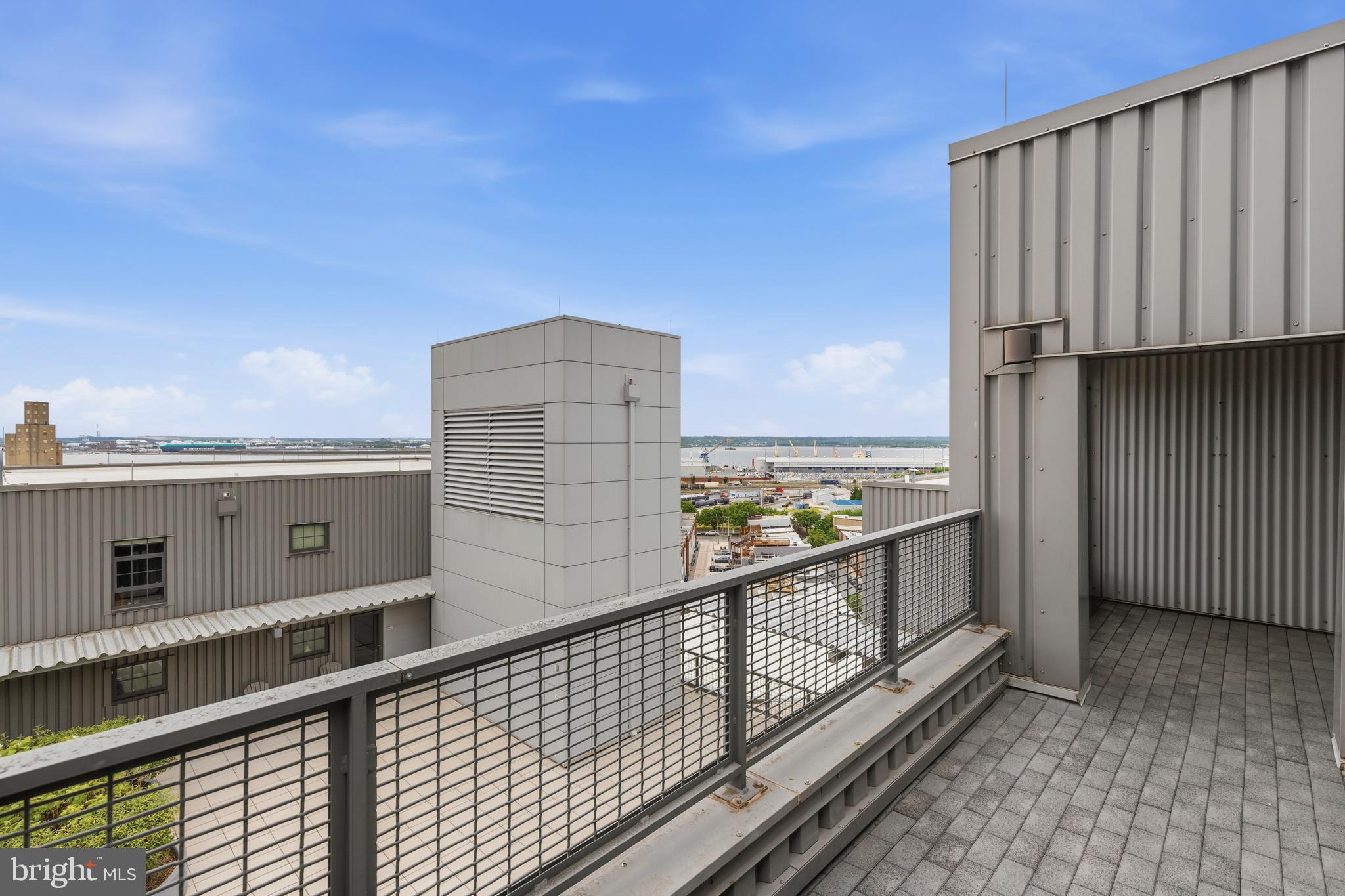 LOCUST POINT - Residential