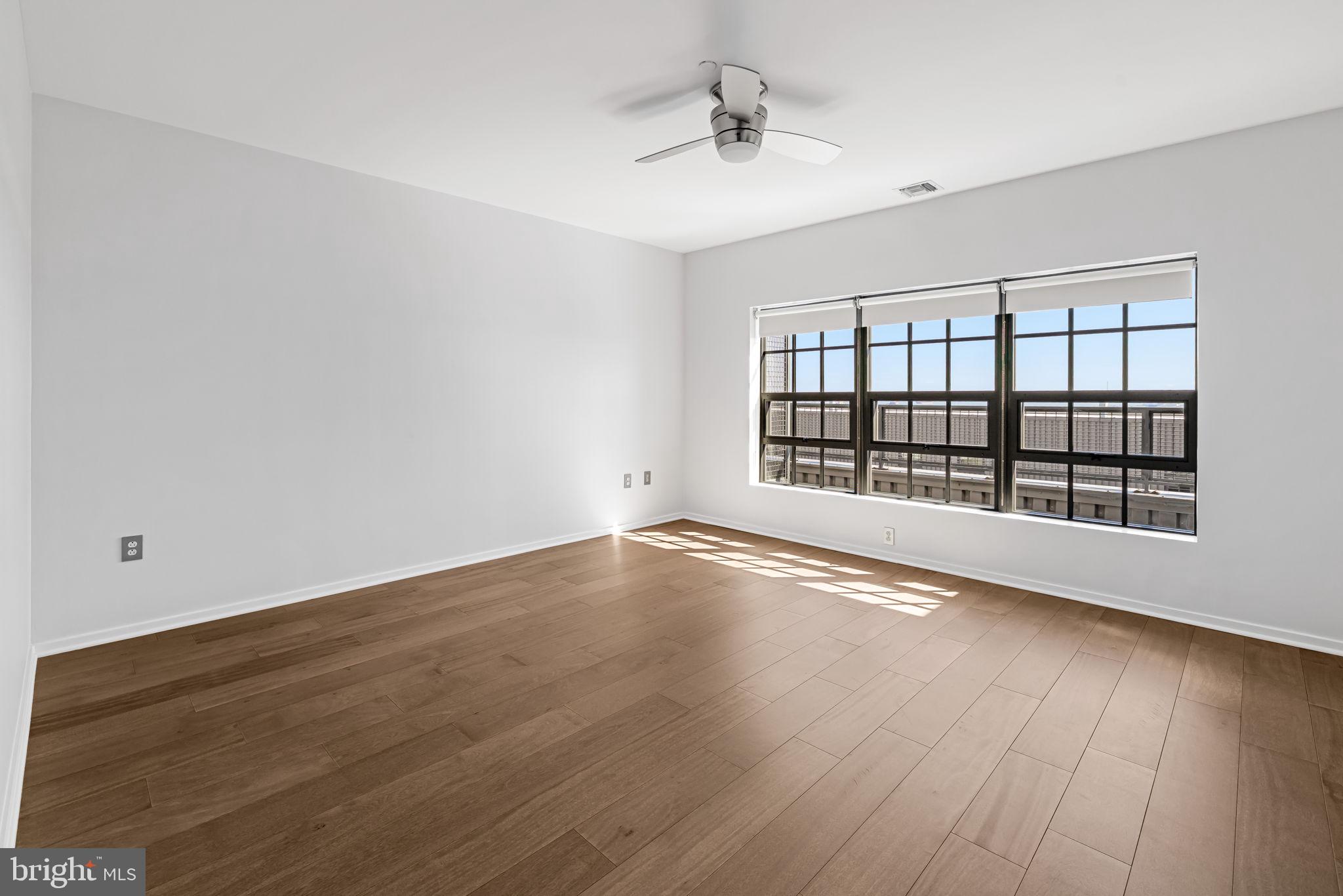 LOCUST POINT - Residential