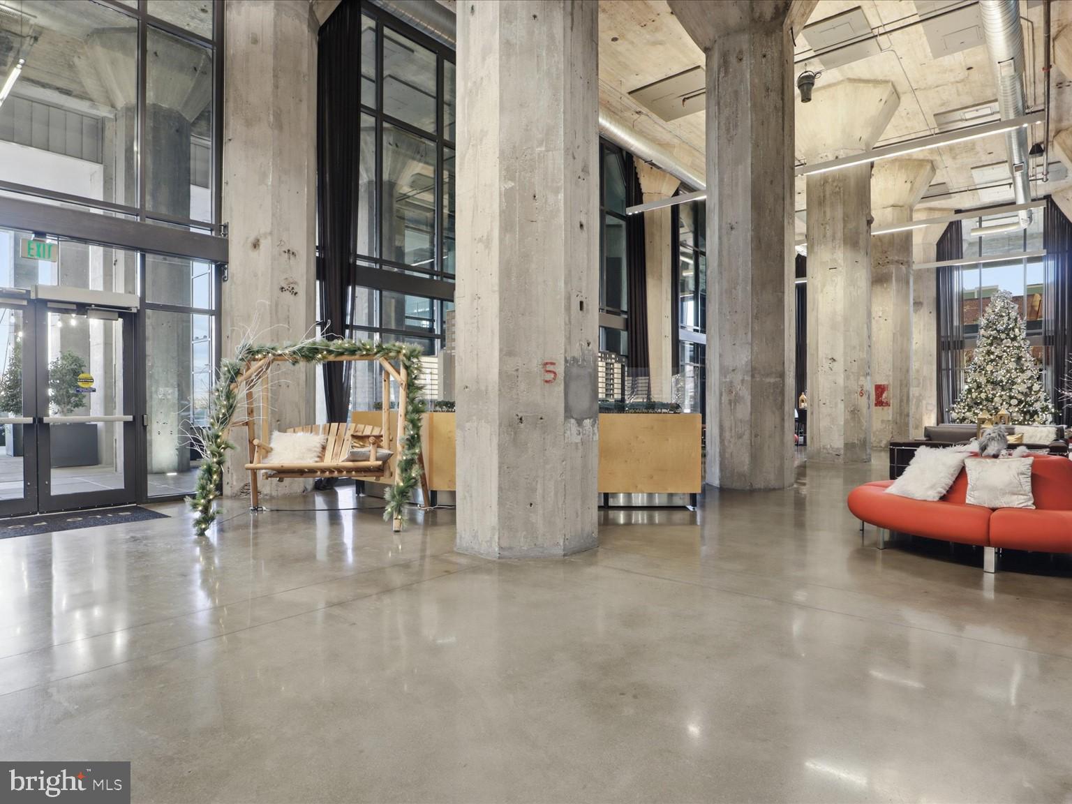 LOCUST POINT - Residential