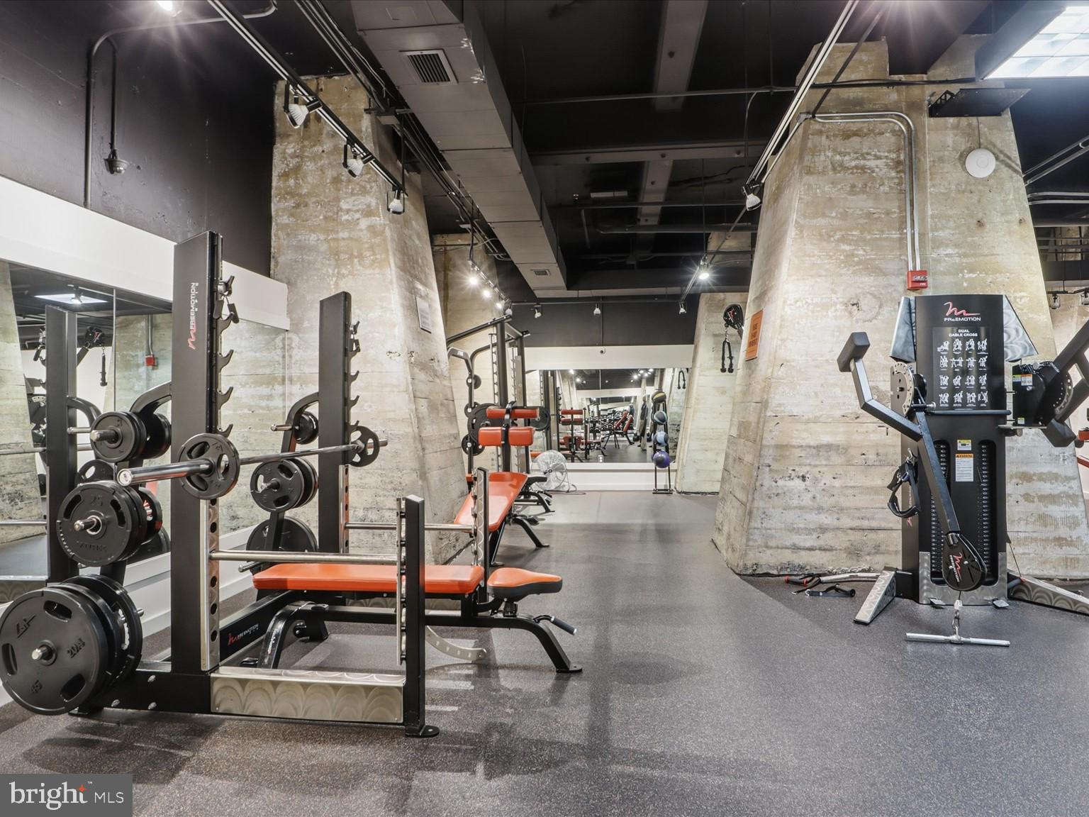 LOCUST POINT - Residential