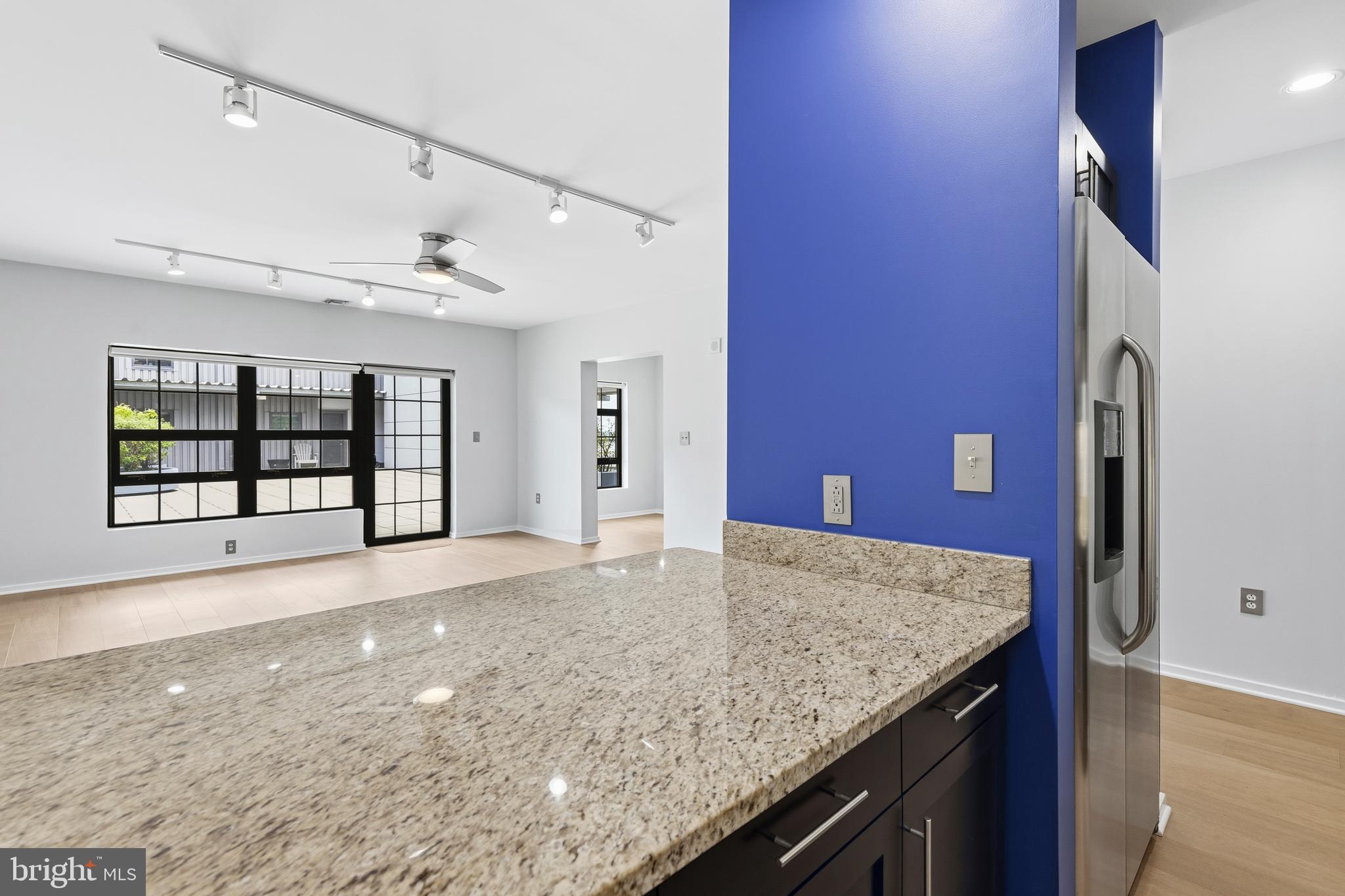 LOCUST POINT - Residential