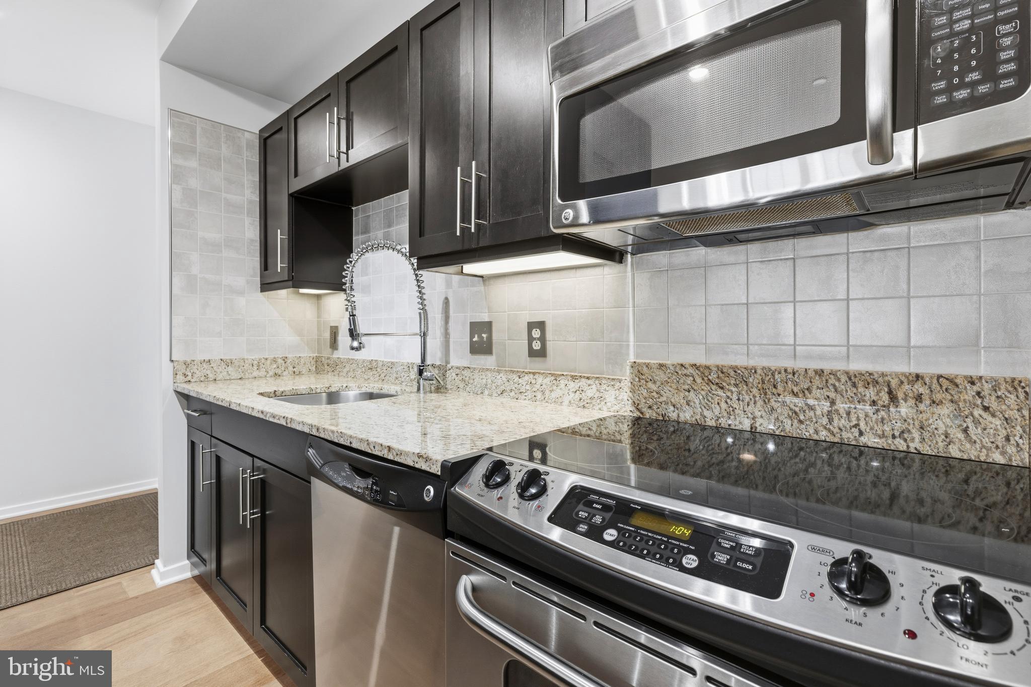 LOCUST POINT - Residential