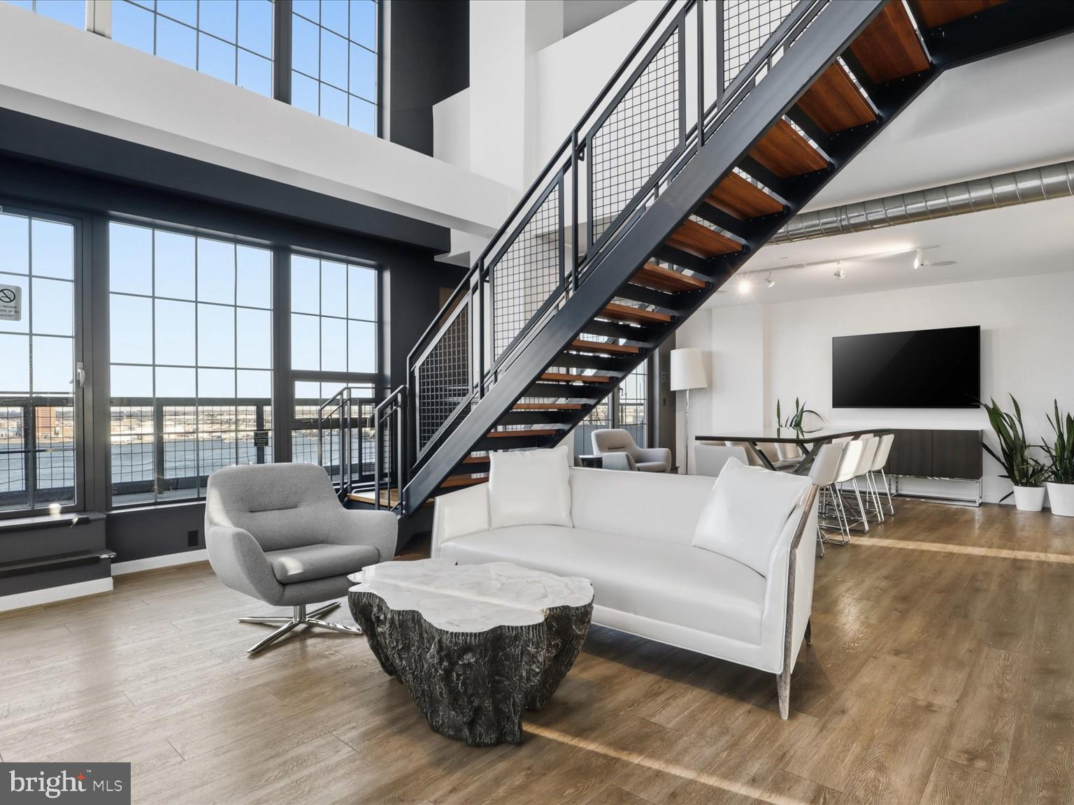 LOCUST POINT - Residential