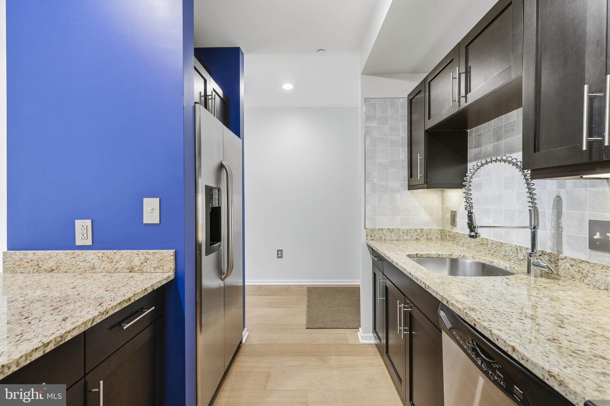 LOCUST POINT - Residential