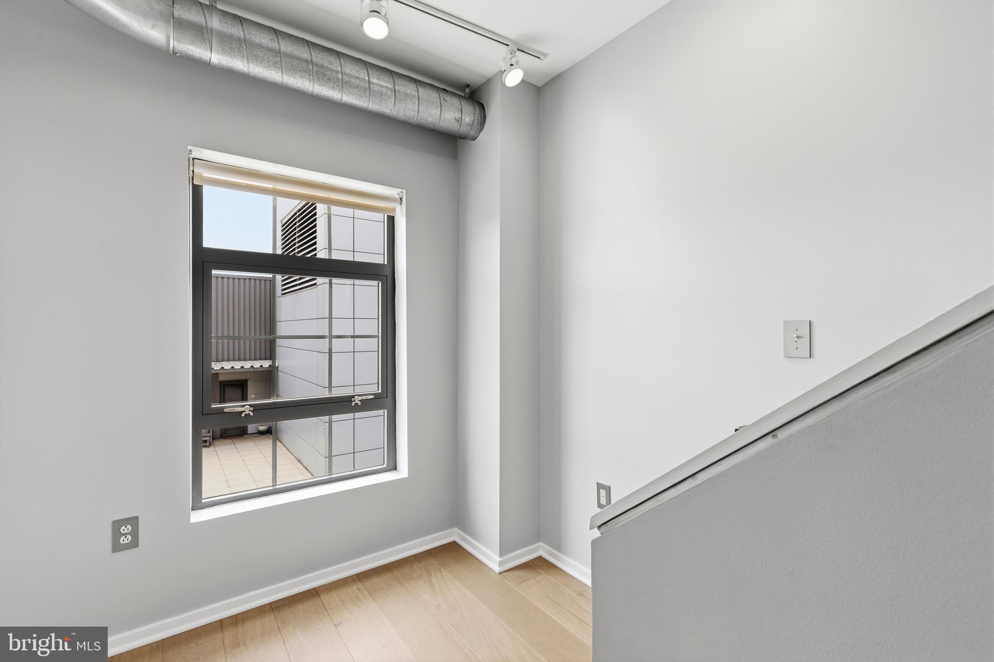 LOCUST POINT - Residential