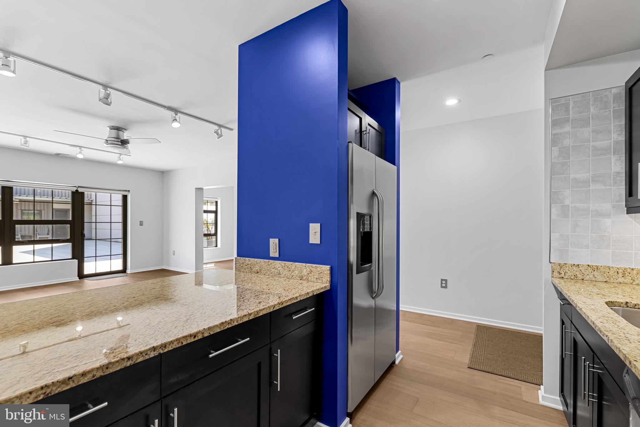 LOCUST POINT - Residential