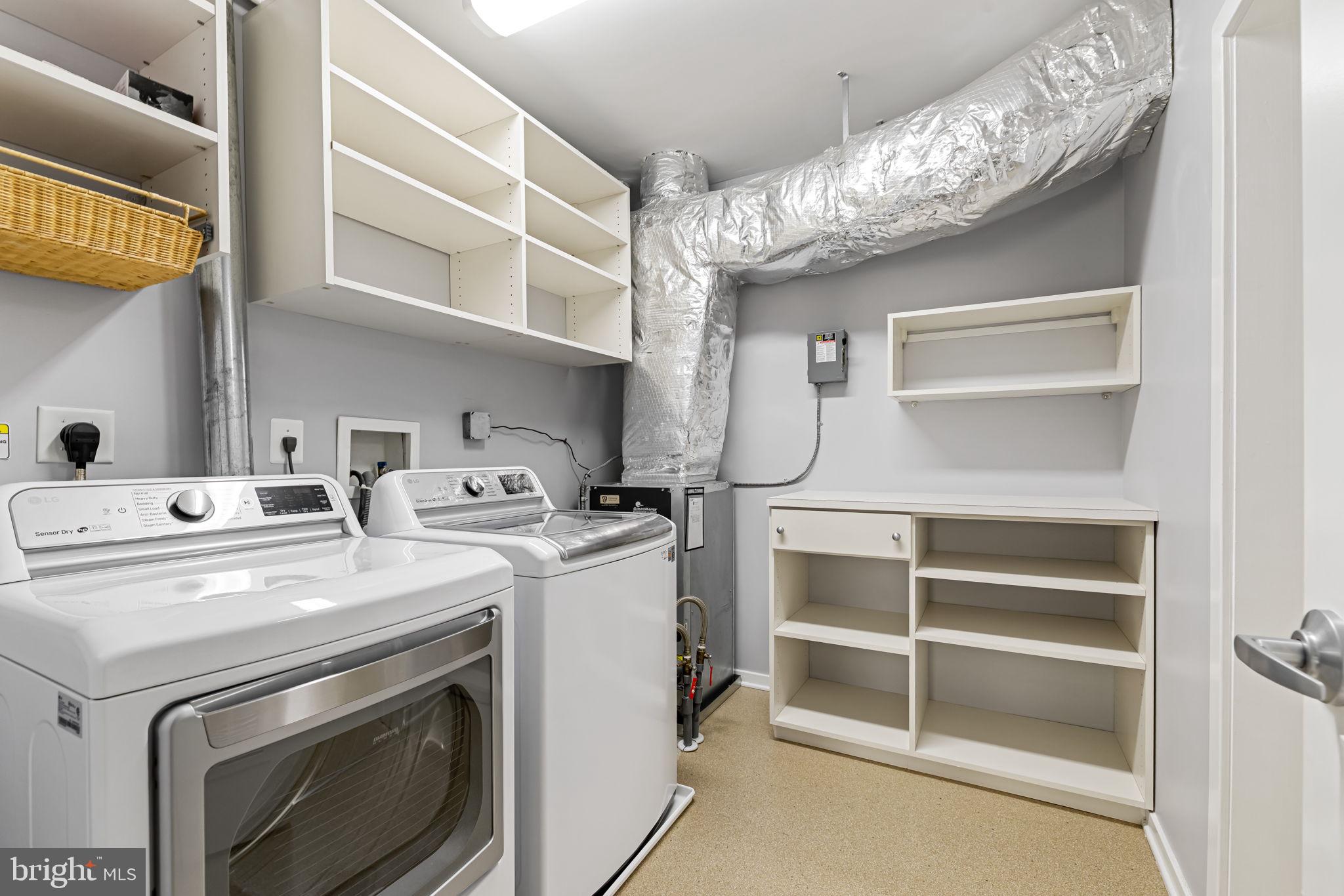 LOCUST POINT - Residential