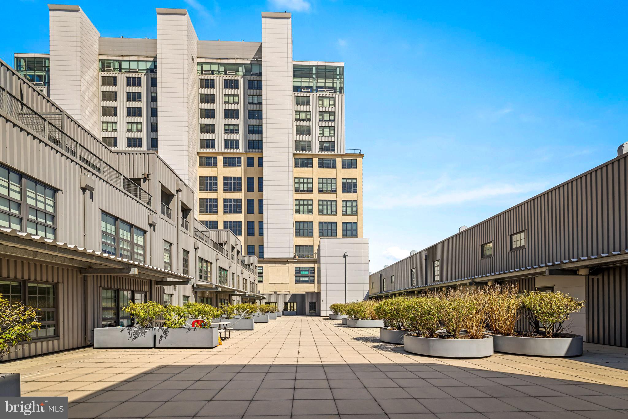 LOCUST POINT - Residential