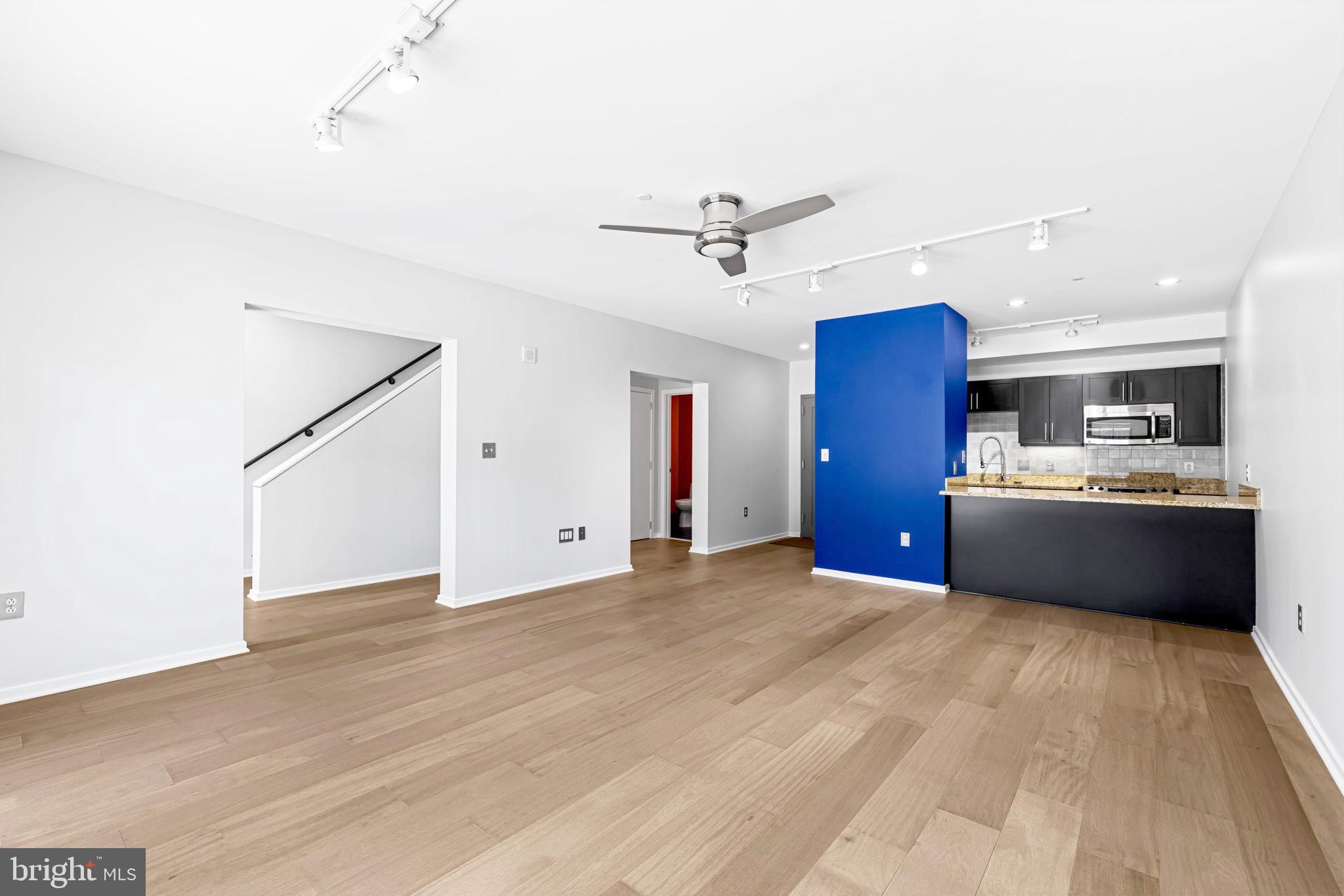 LOCUST POINT - Residential