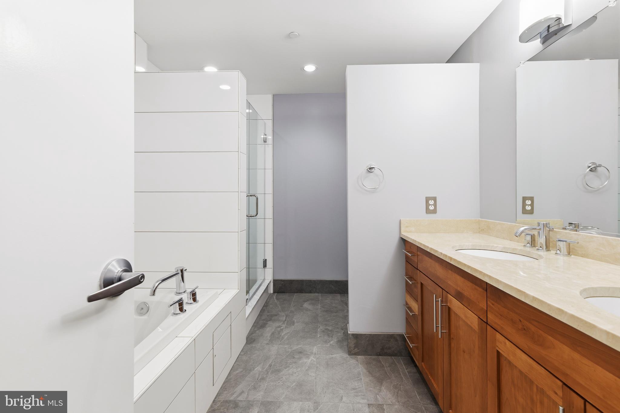 LOCUST POINT - Residential