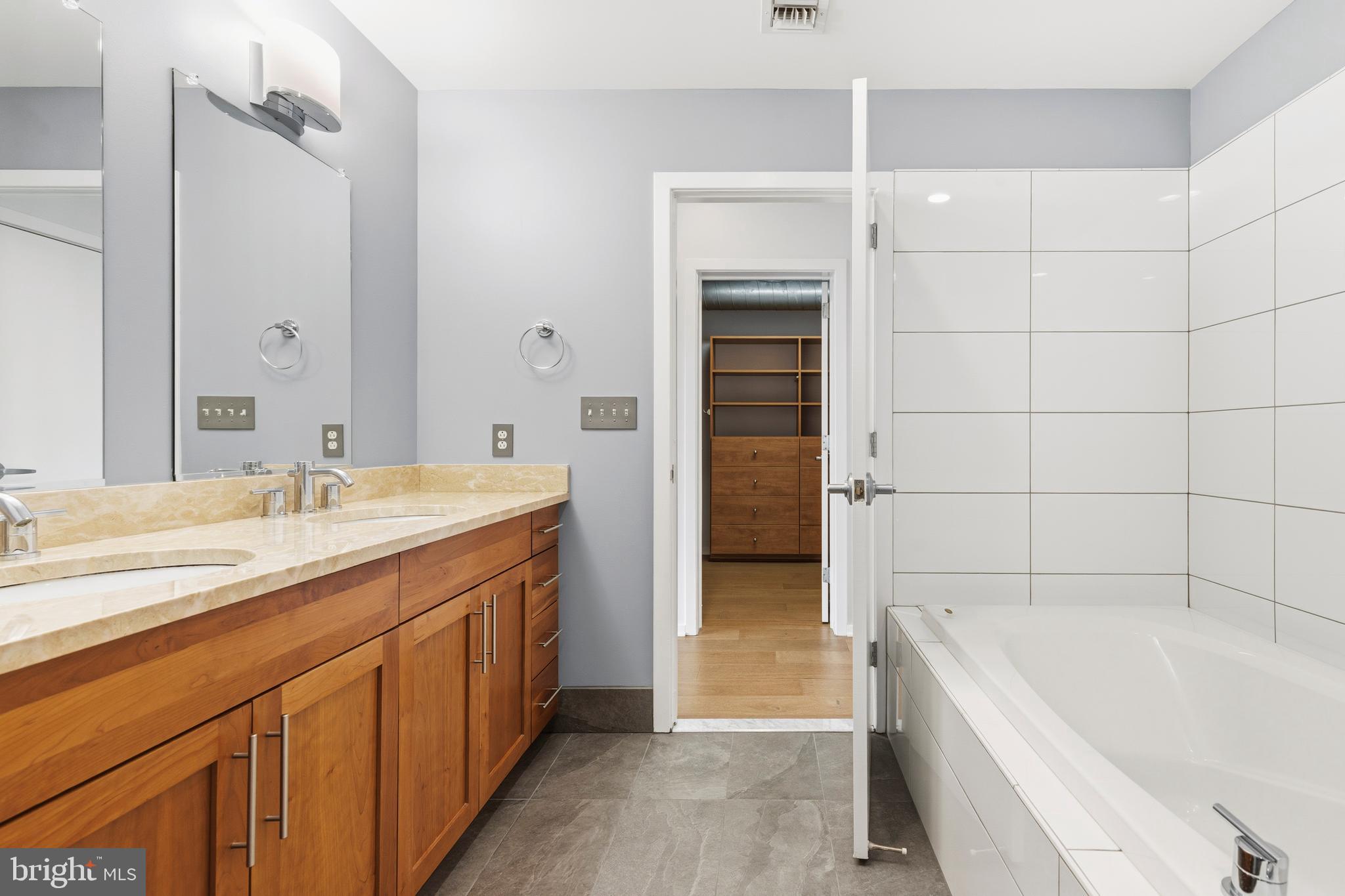 LOCUST POINT - Residential