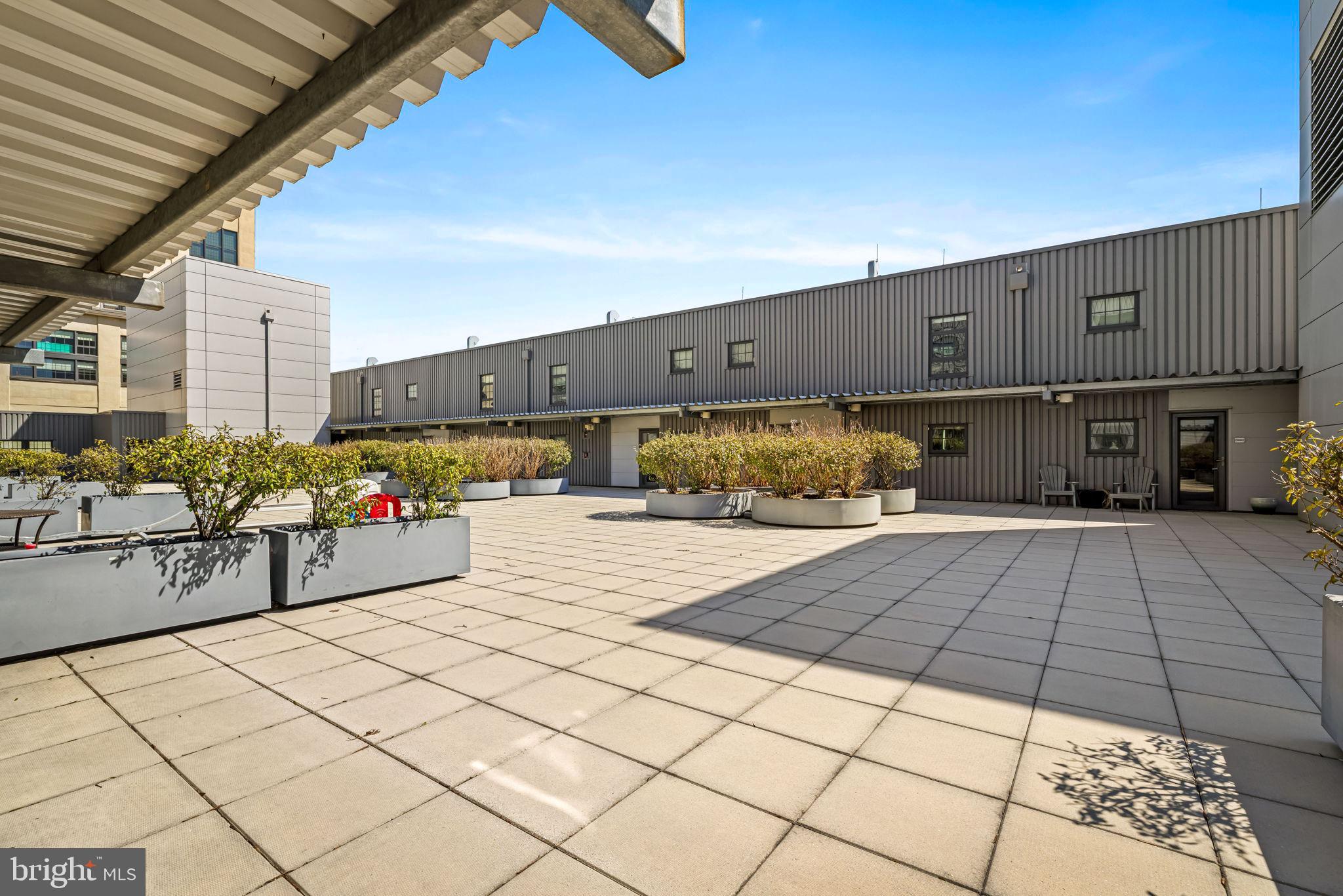 LOCUST POINT - Residential