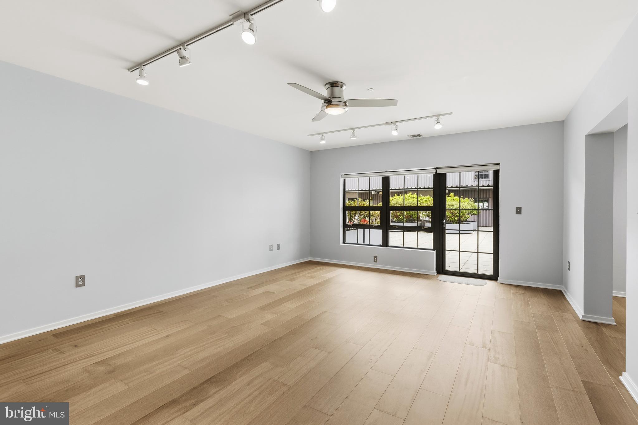 LOCUST POINT - Residential
