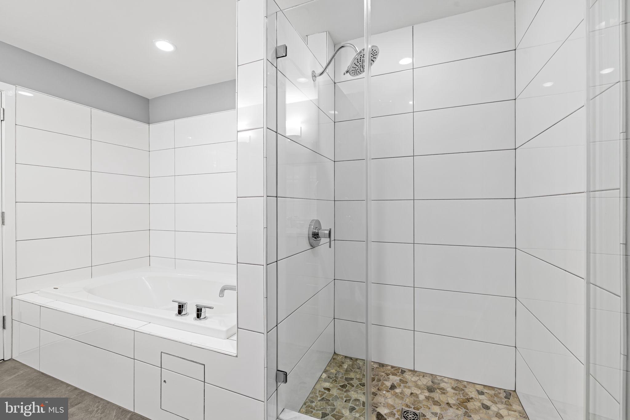 LOCUST POINT - Residential