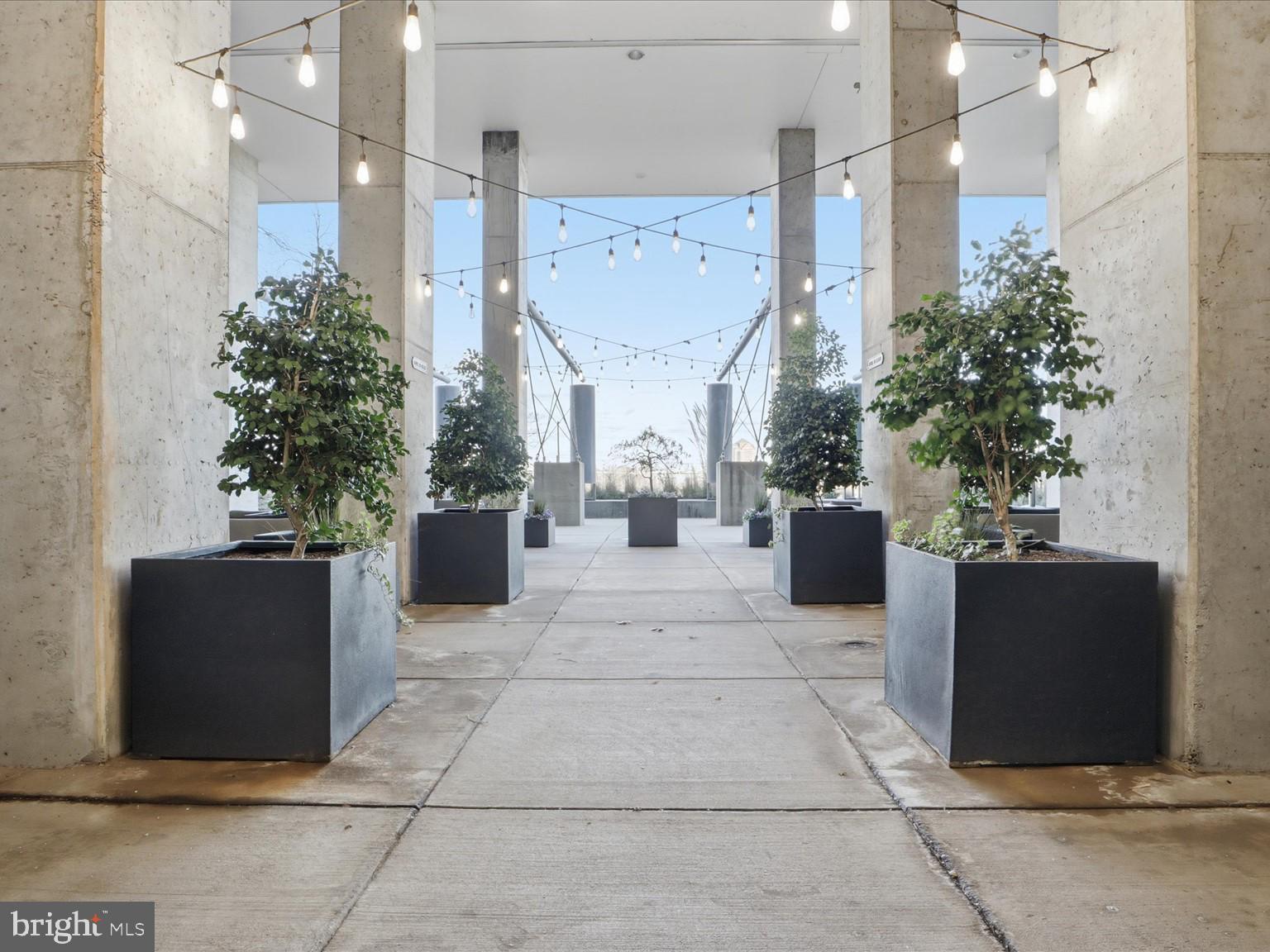 LOCUST POINT - Residential