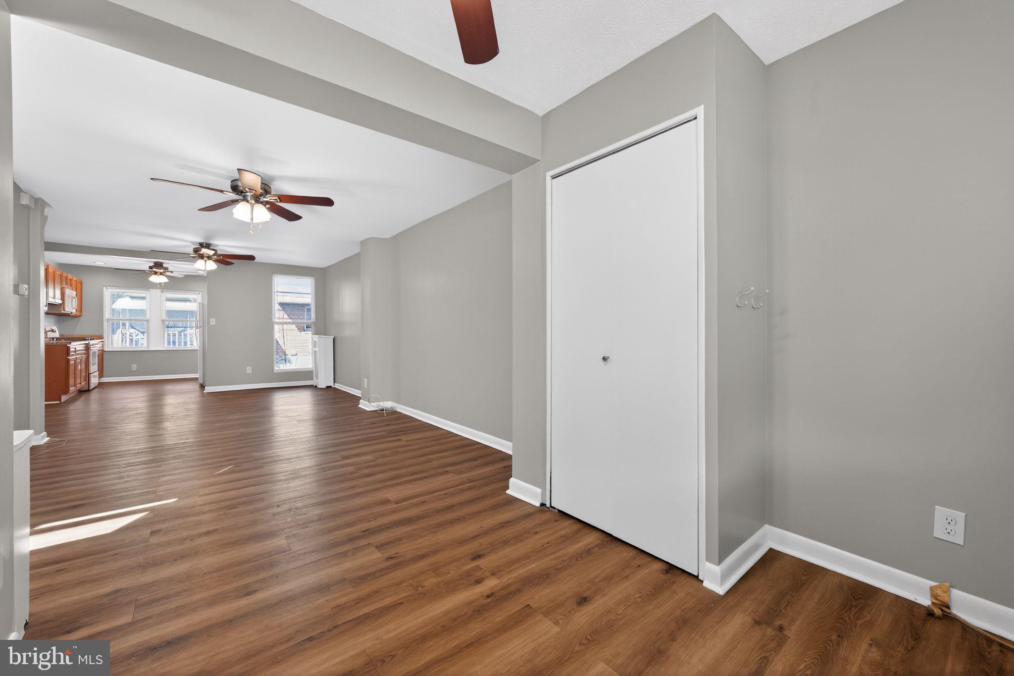 LAWNDALE - Residential