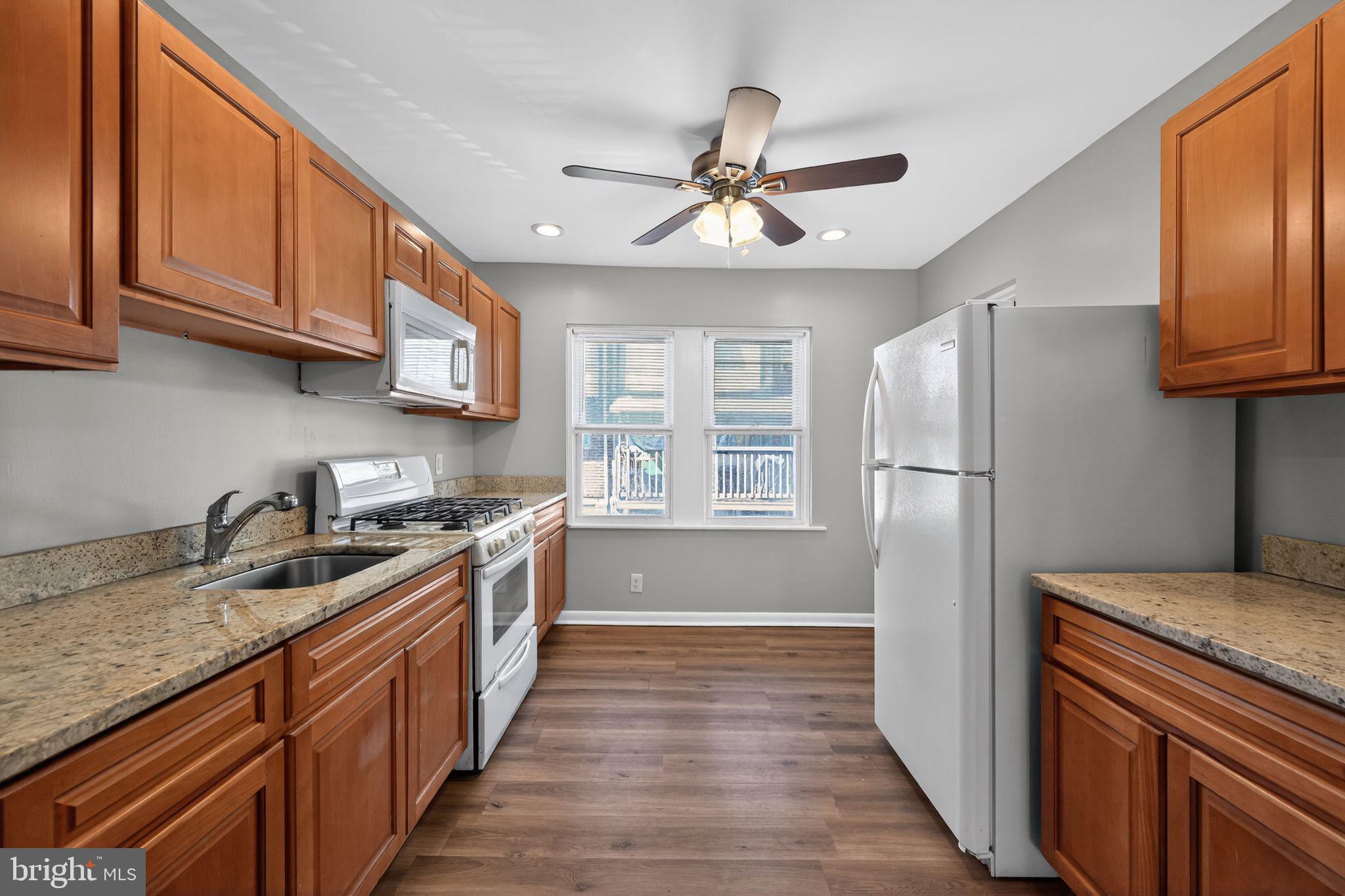 LAWNDALE - Residential