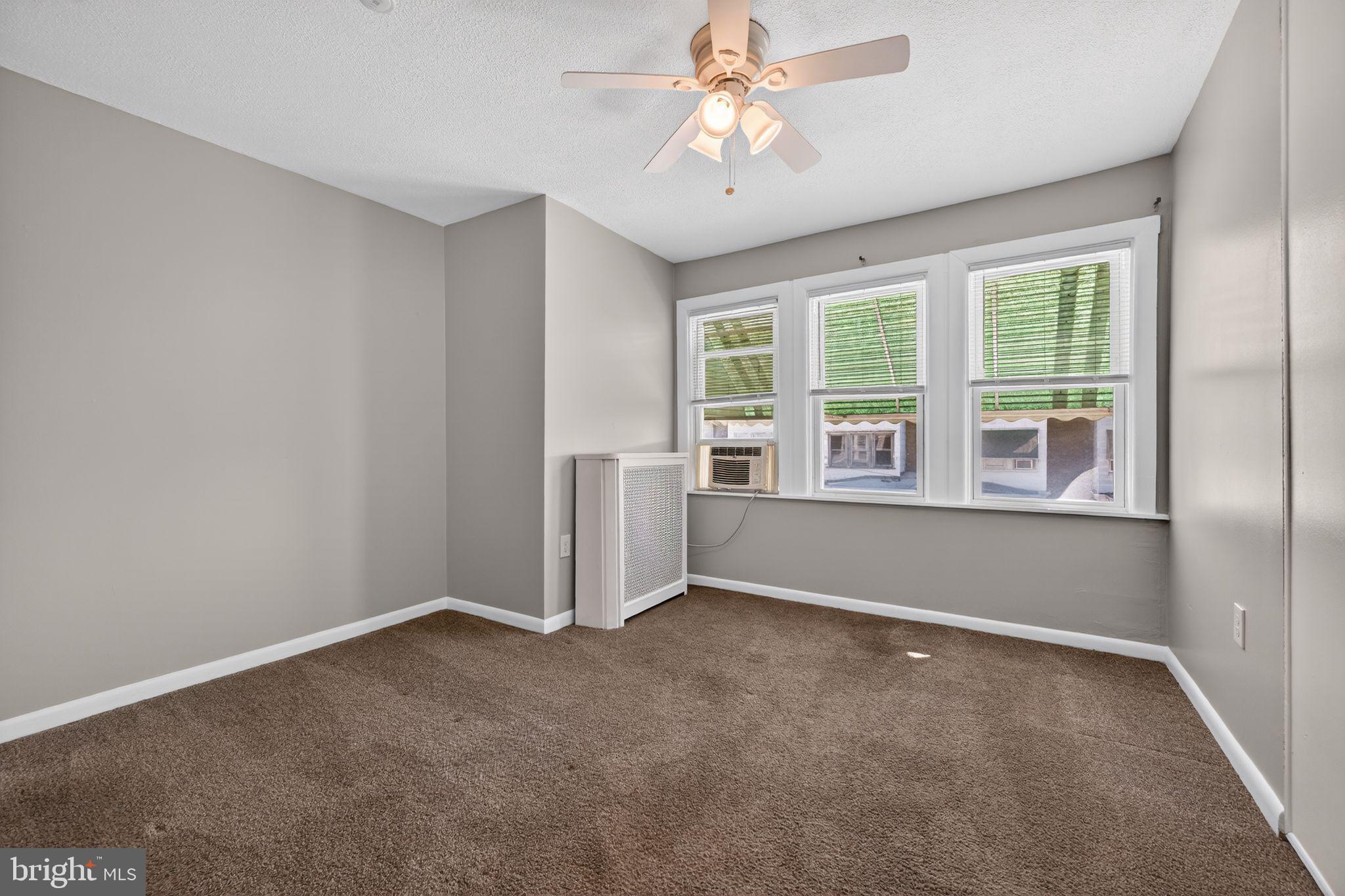 LAWNDALE - Residential