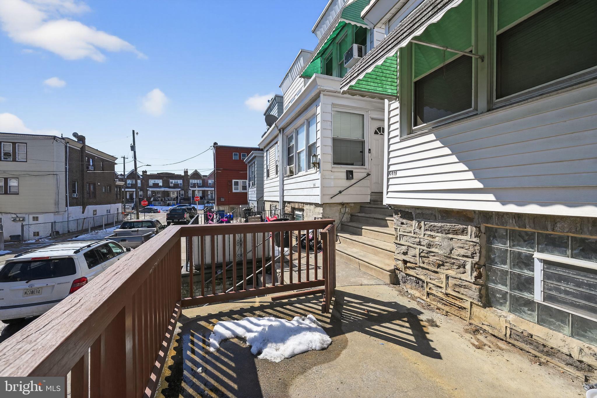 LAWNDALE - Residential