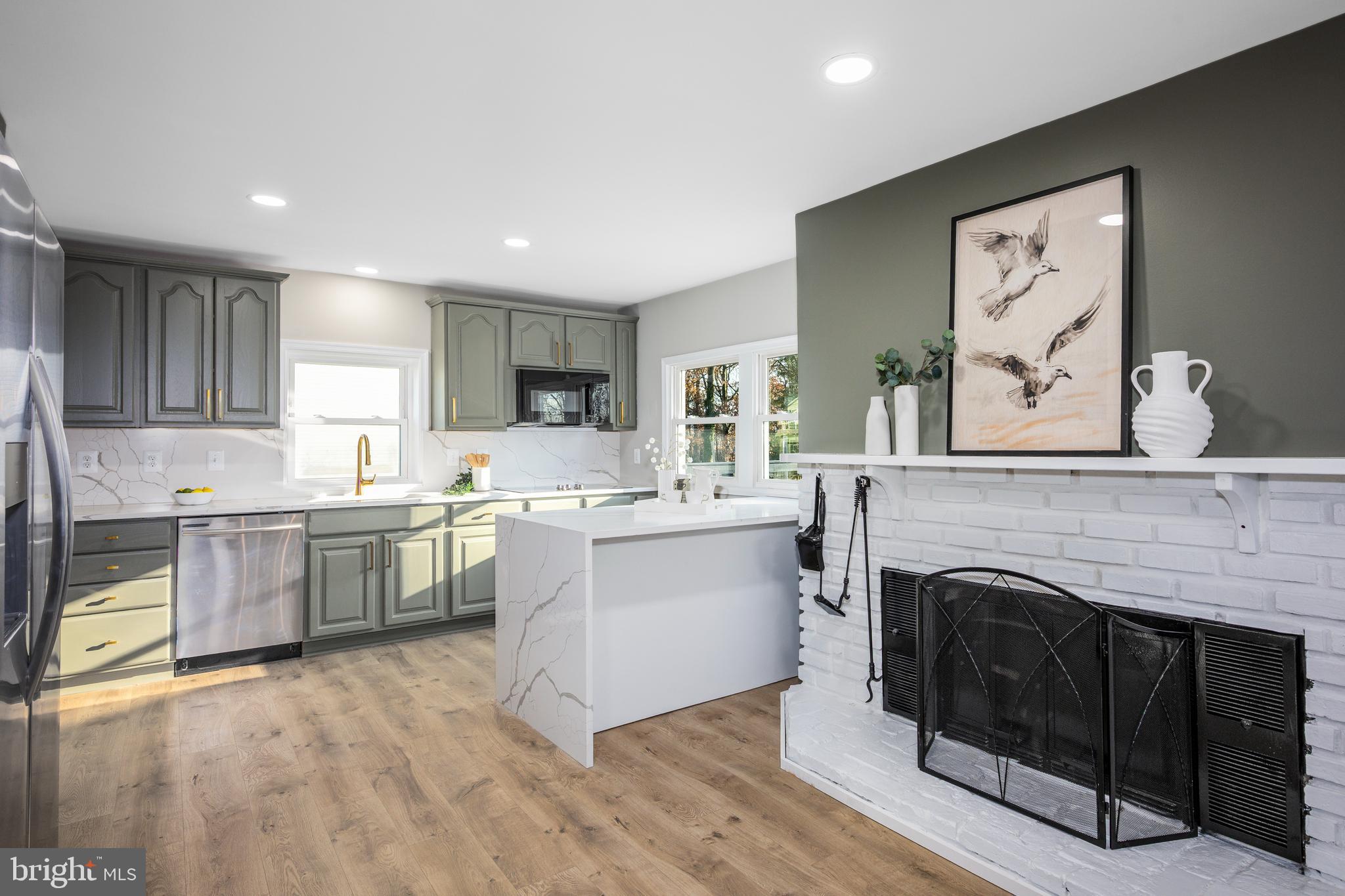 OLIVER BEACH - Residential