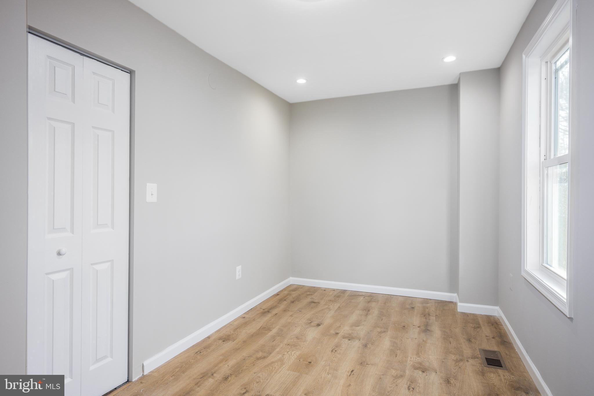 OLIVER BEACH - Residential