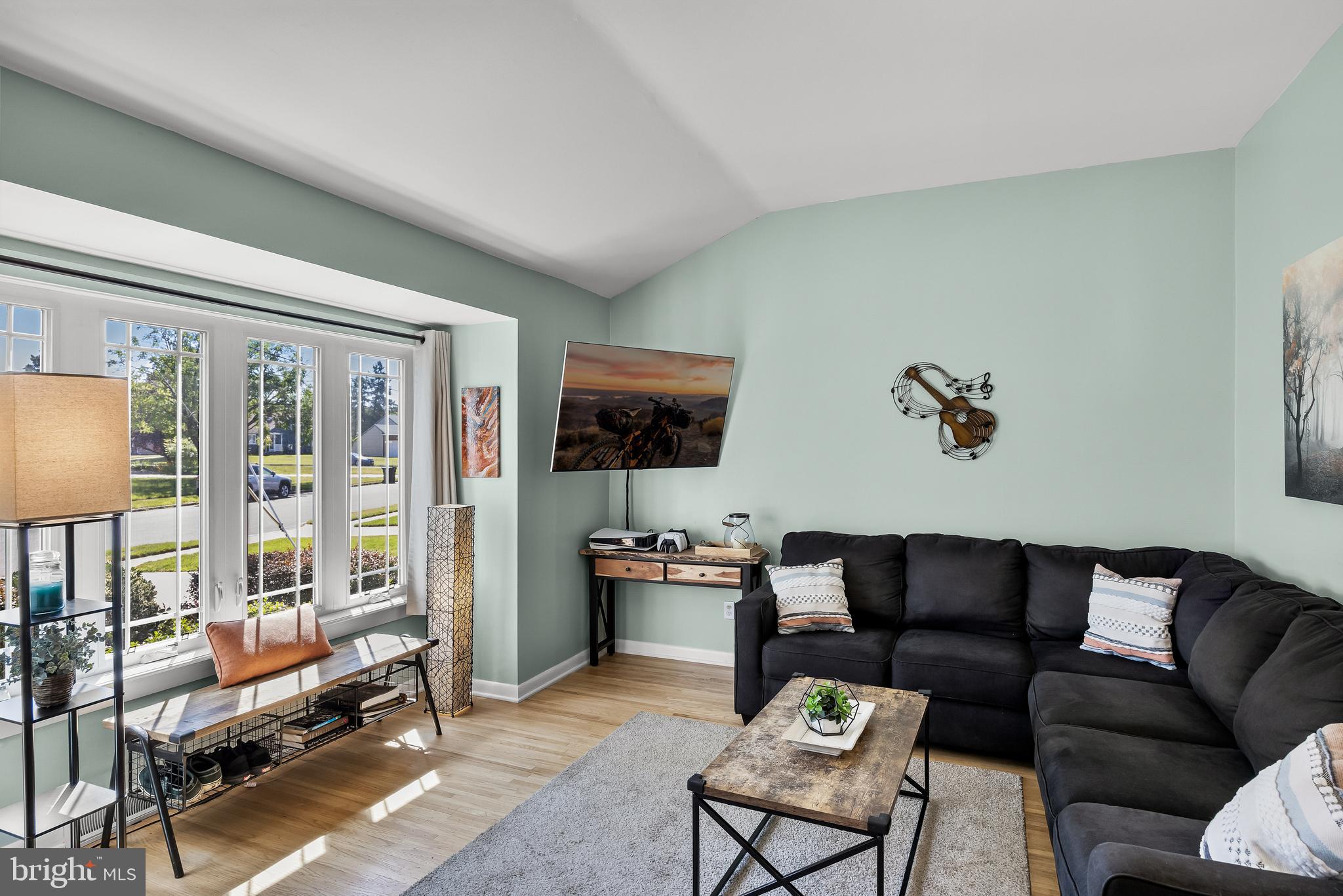 1403 GLENVIEW DRIVE