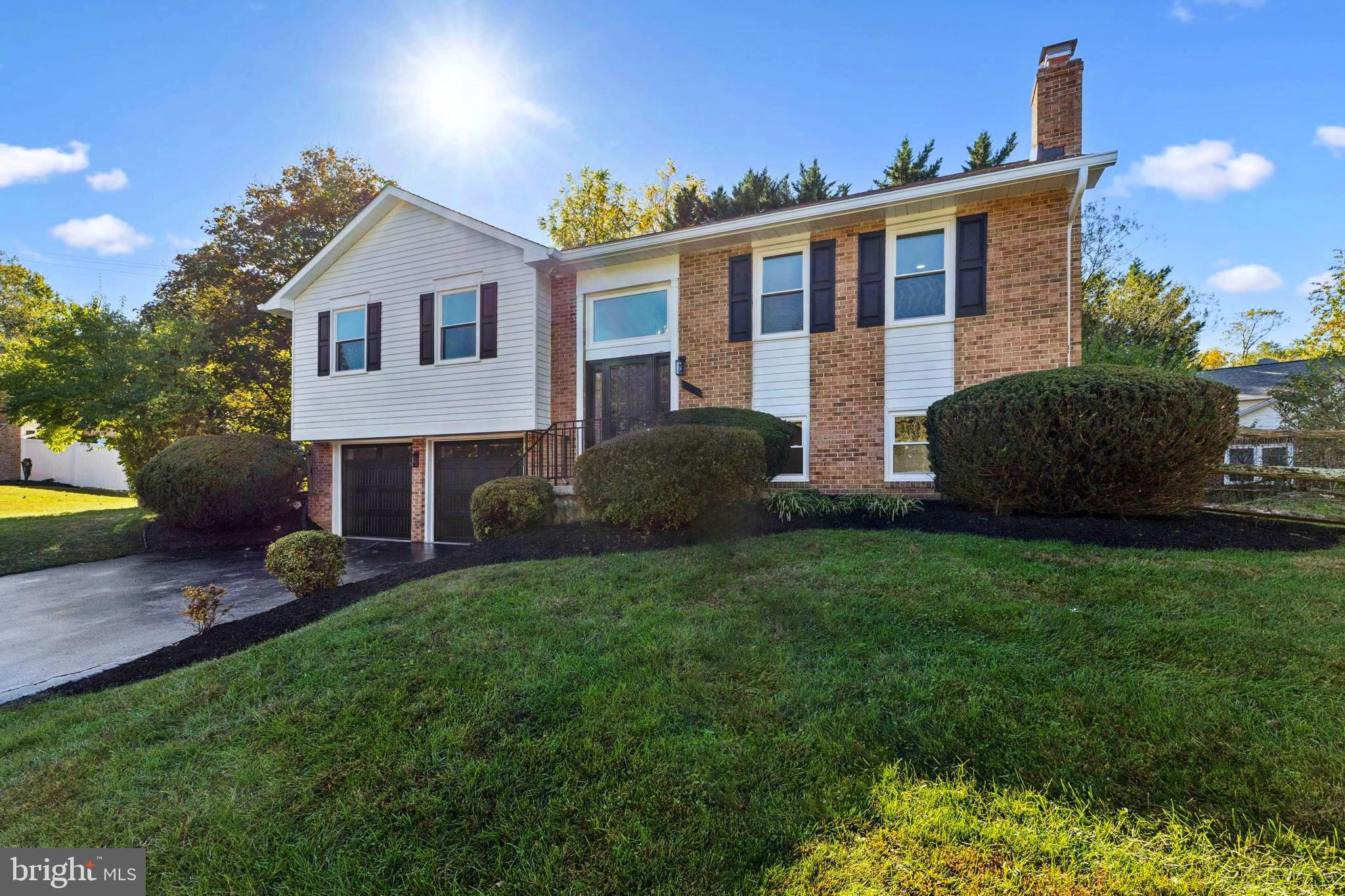 3 SUNNYMEADE COURT