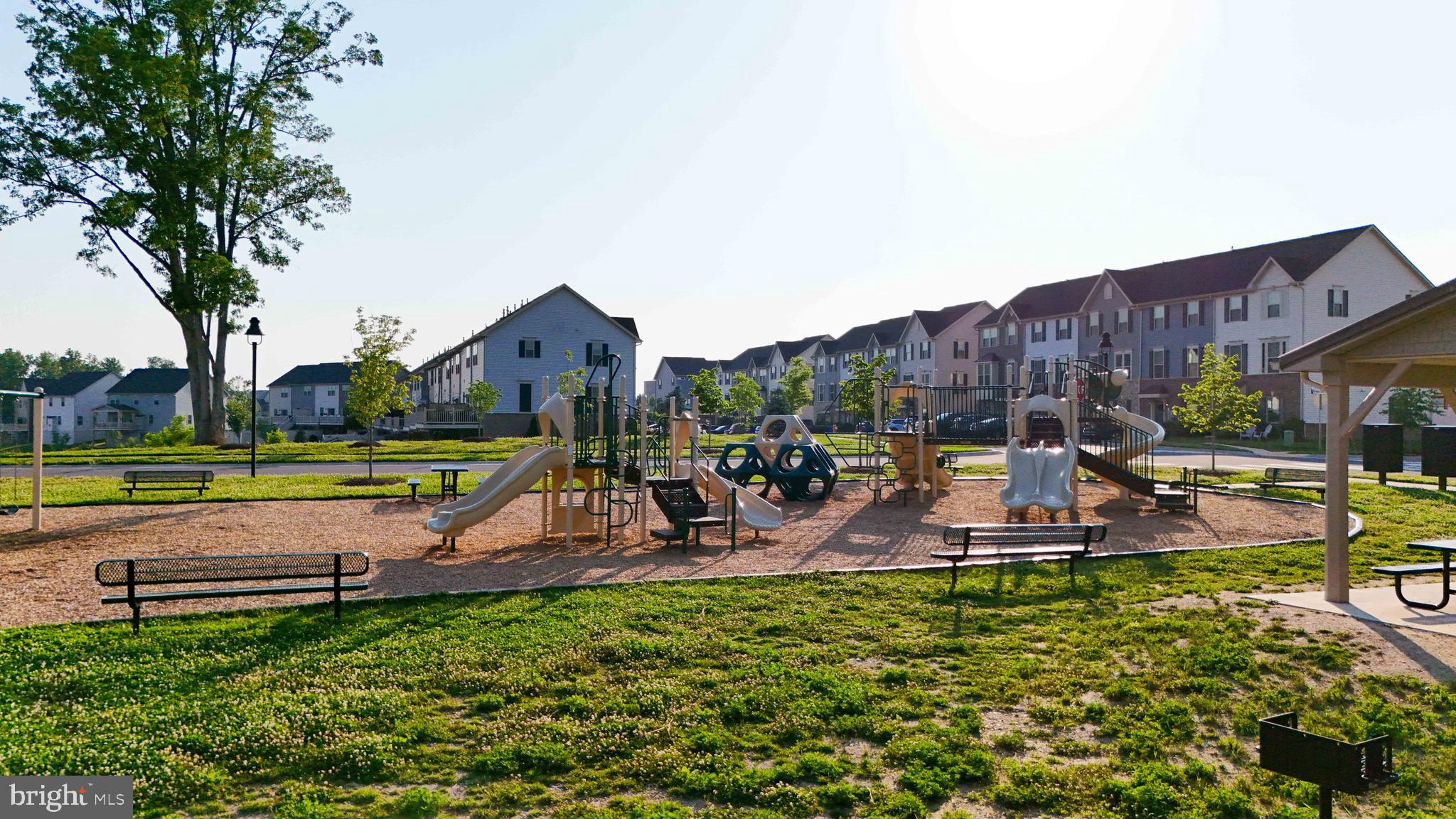 LAKE LINGANORE - Residential