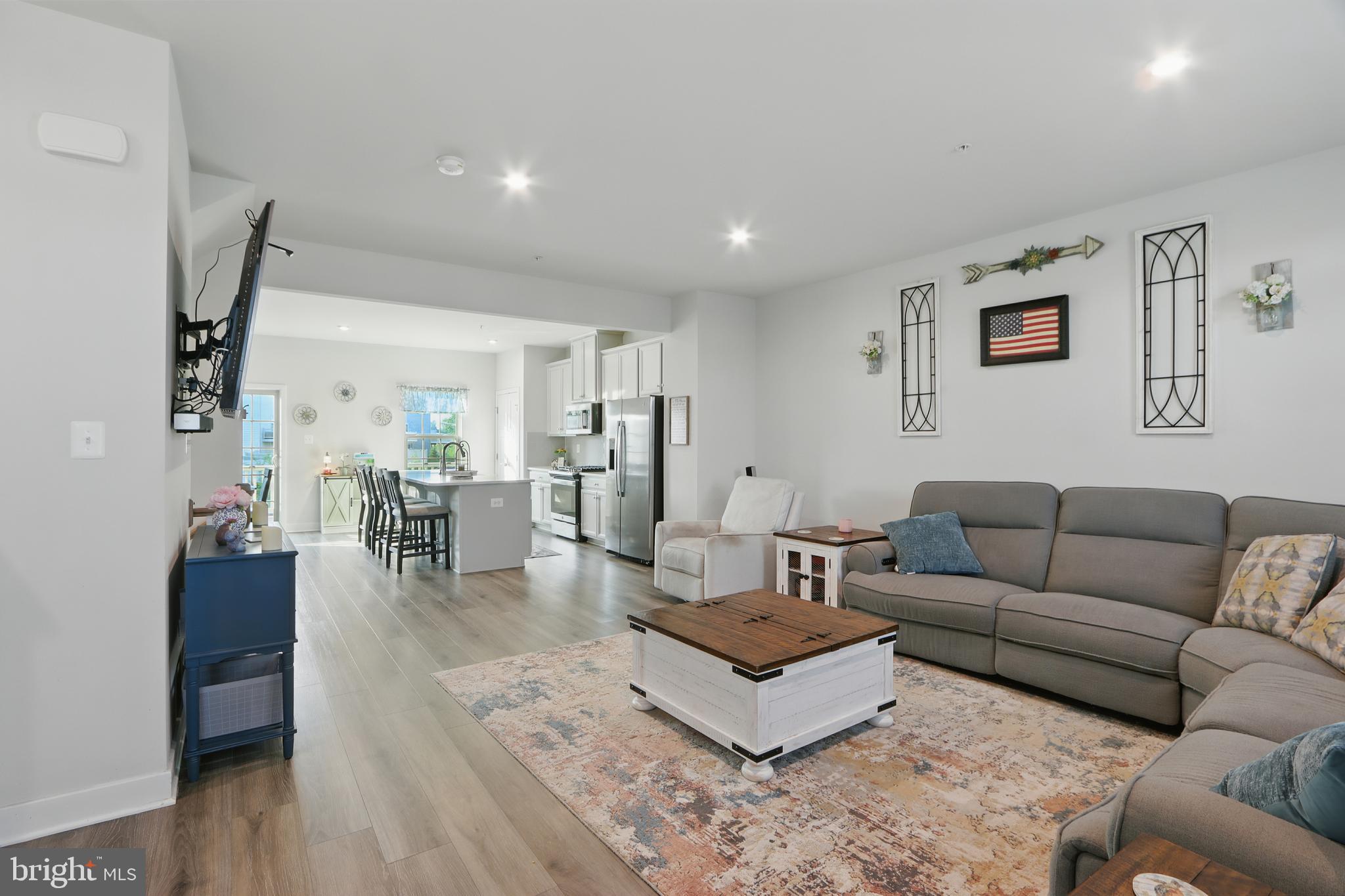 LAKE LINGANORE - Residential