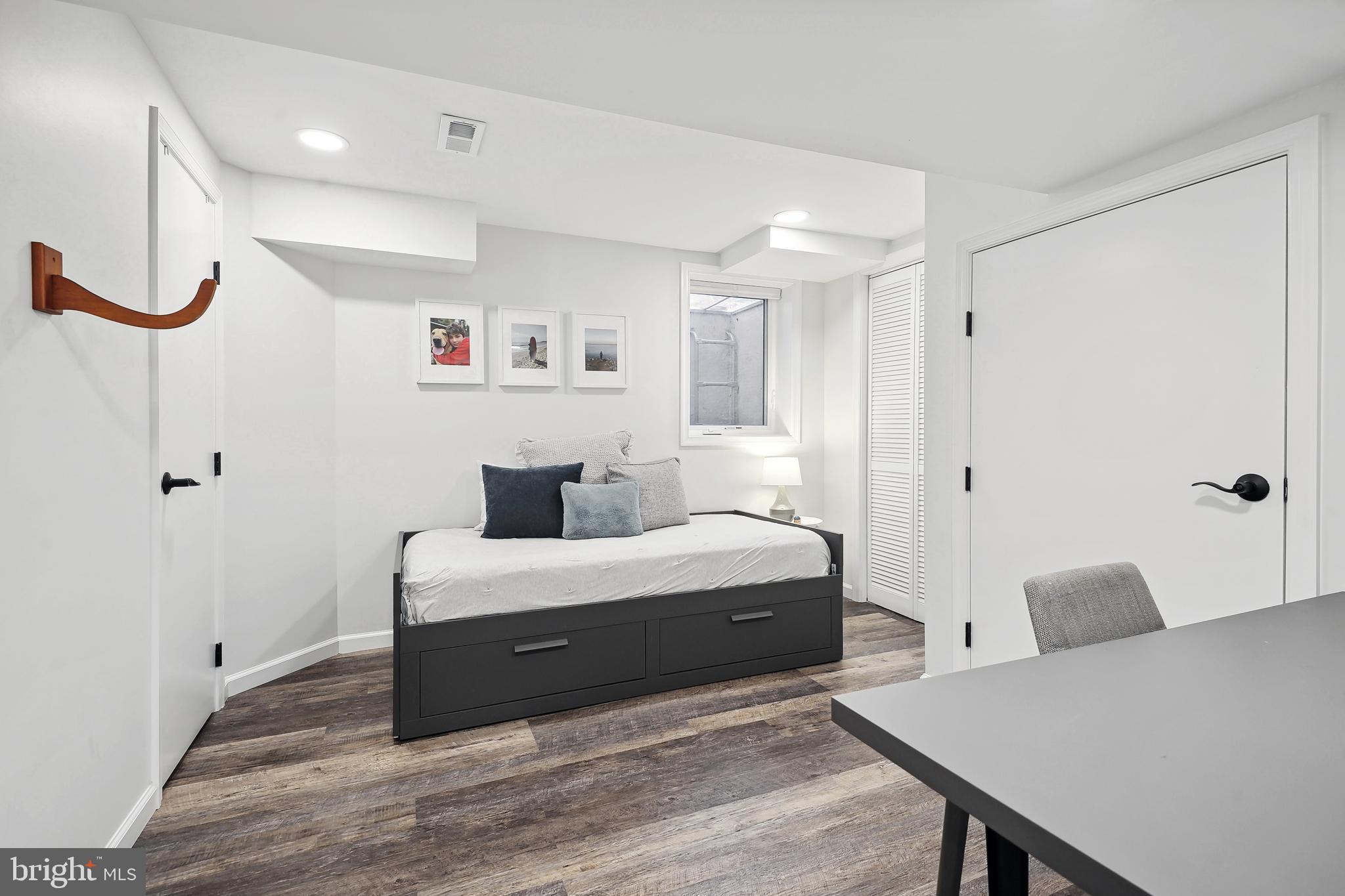 WOODACRES - Residential